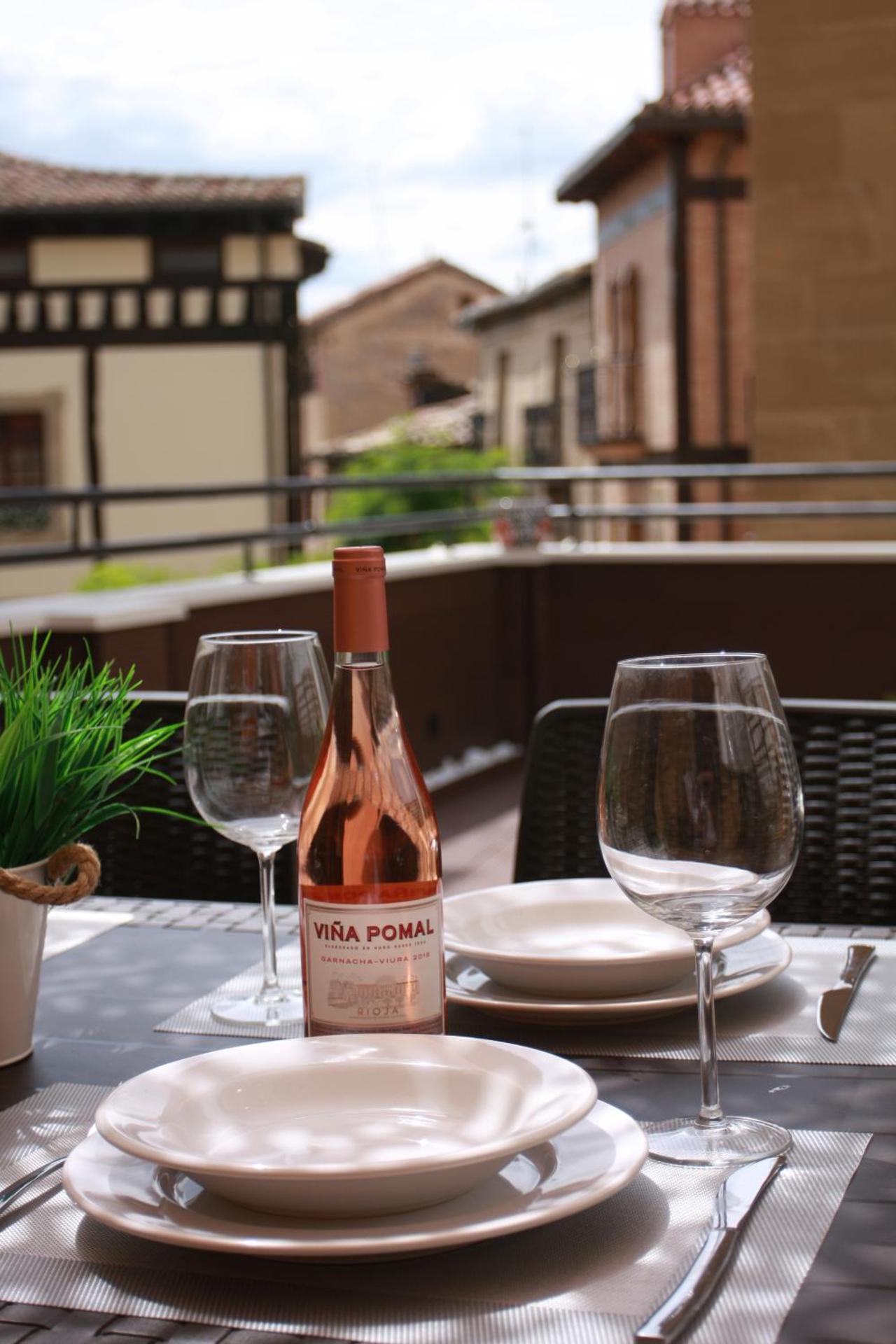 Edificio Privado con Terraza