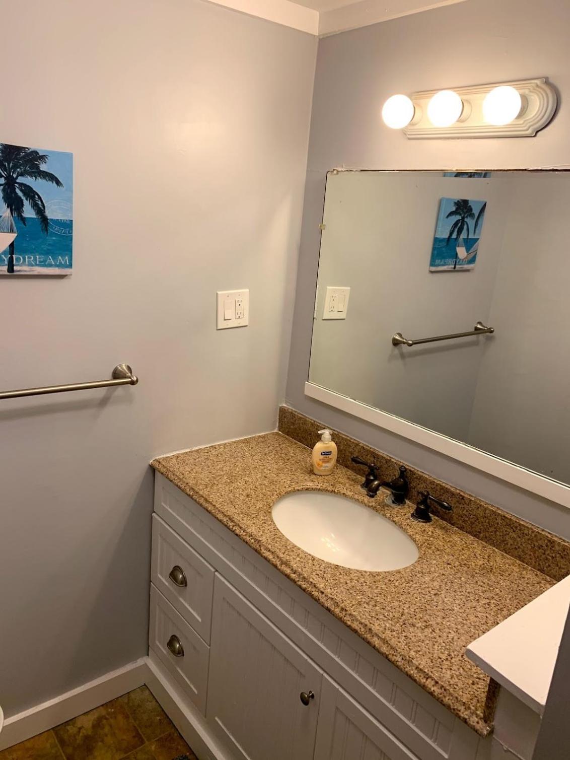 Tybeeland Steps to the Beach with Oceanviews, Beachside of Butler Ave