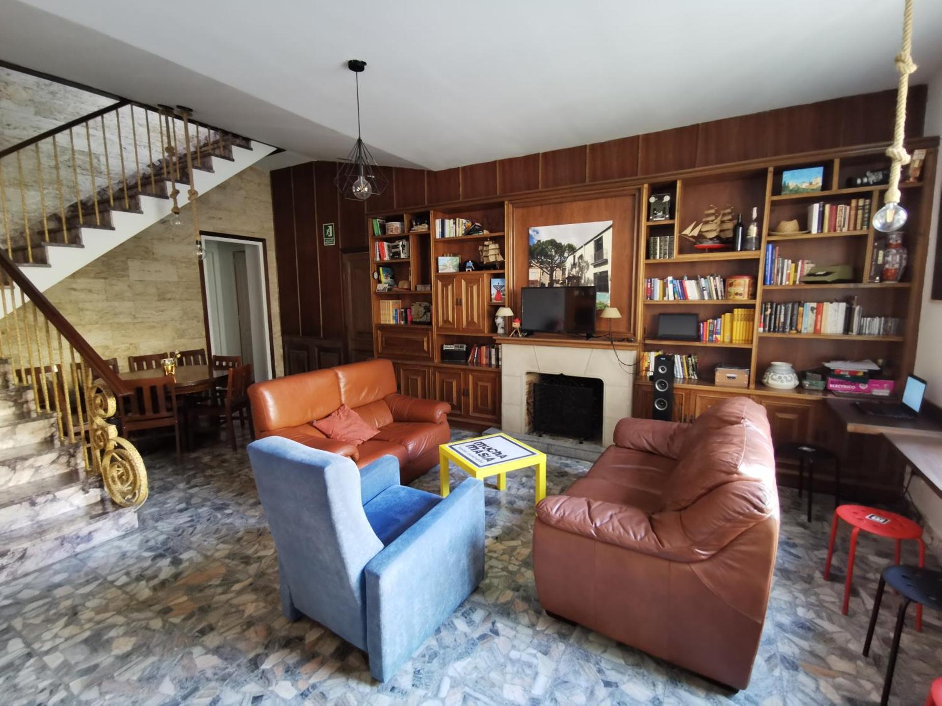 Communal lounge/ TV room