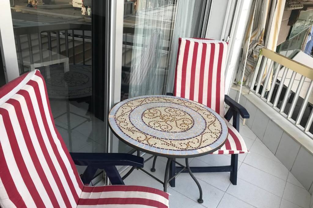 The pleasure of living in front of the sea