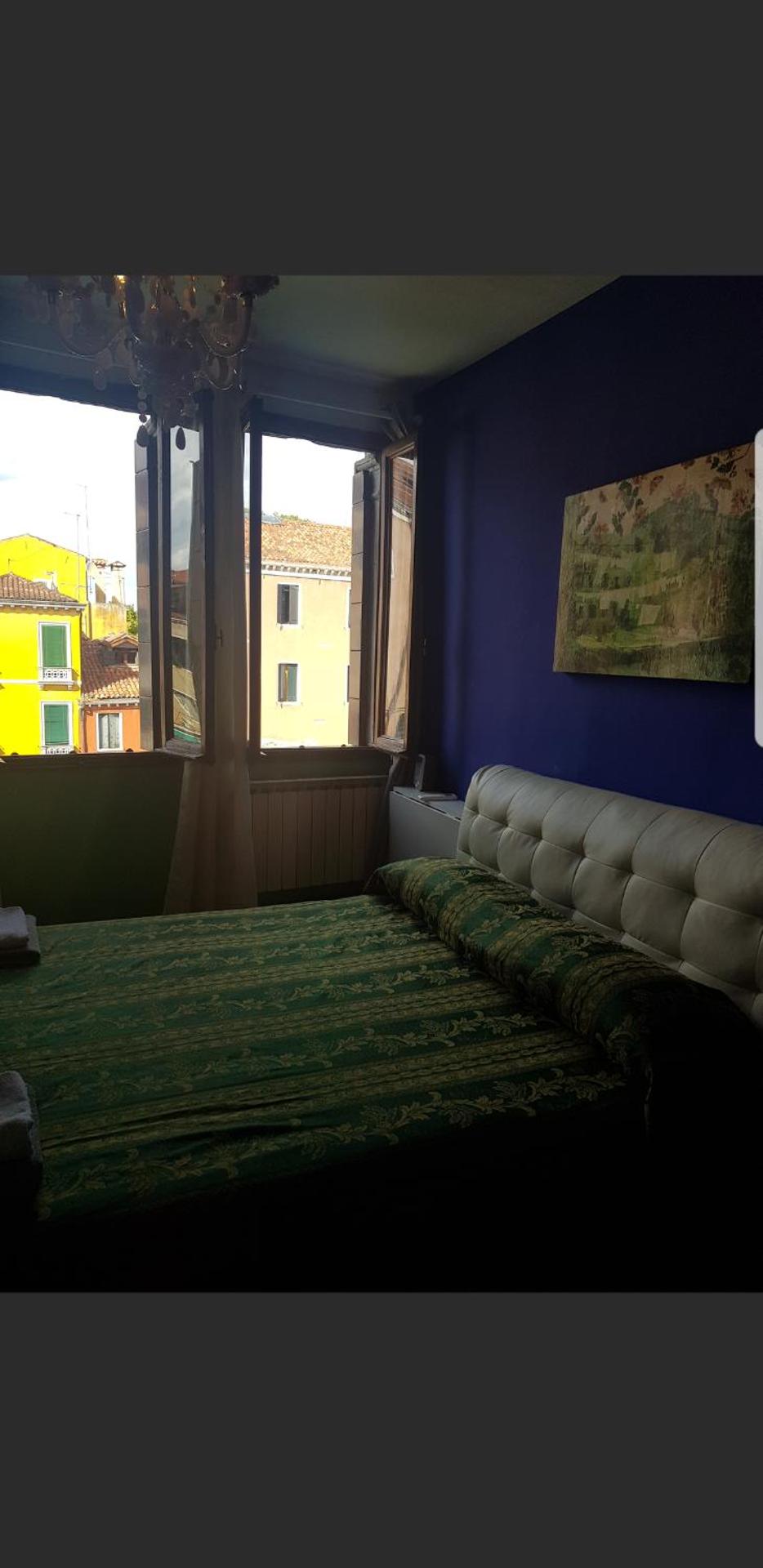 Calle Rielo great canal view