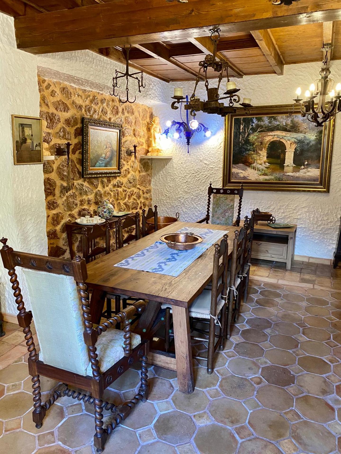 Communal lounge/ TV room