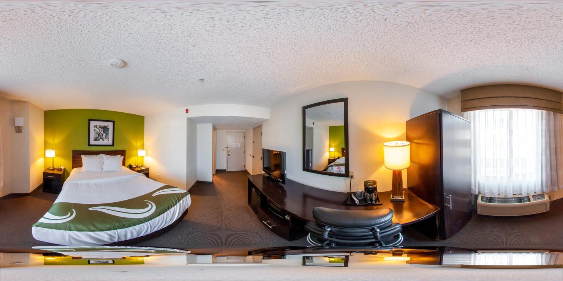 Efficiency Queen Suite with Whirlpool - Non-Smoking