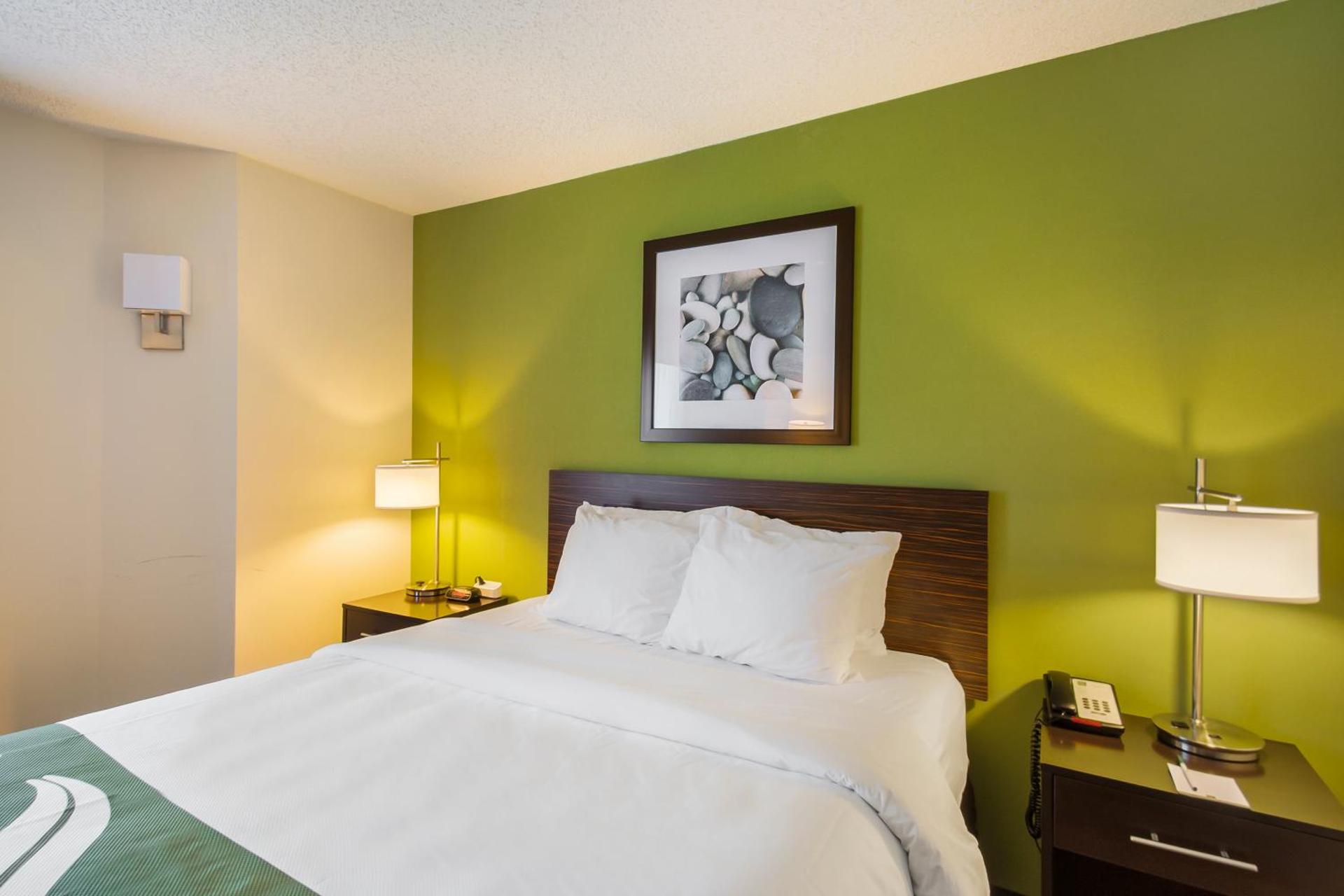 King Queen - Disability Access/Non-Smoking