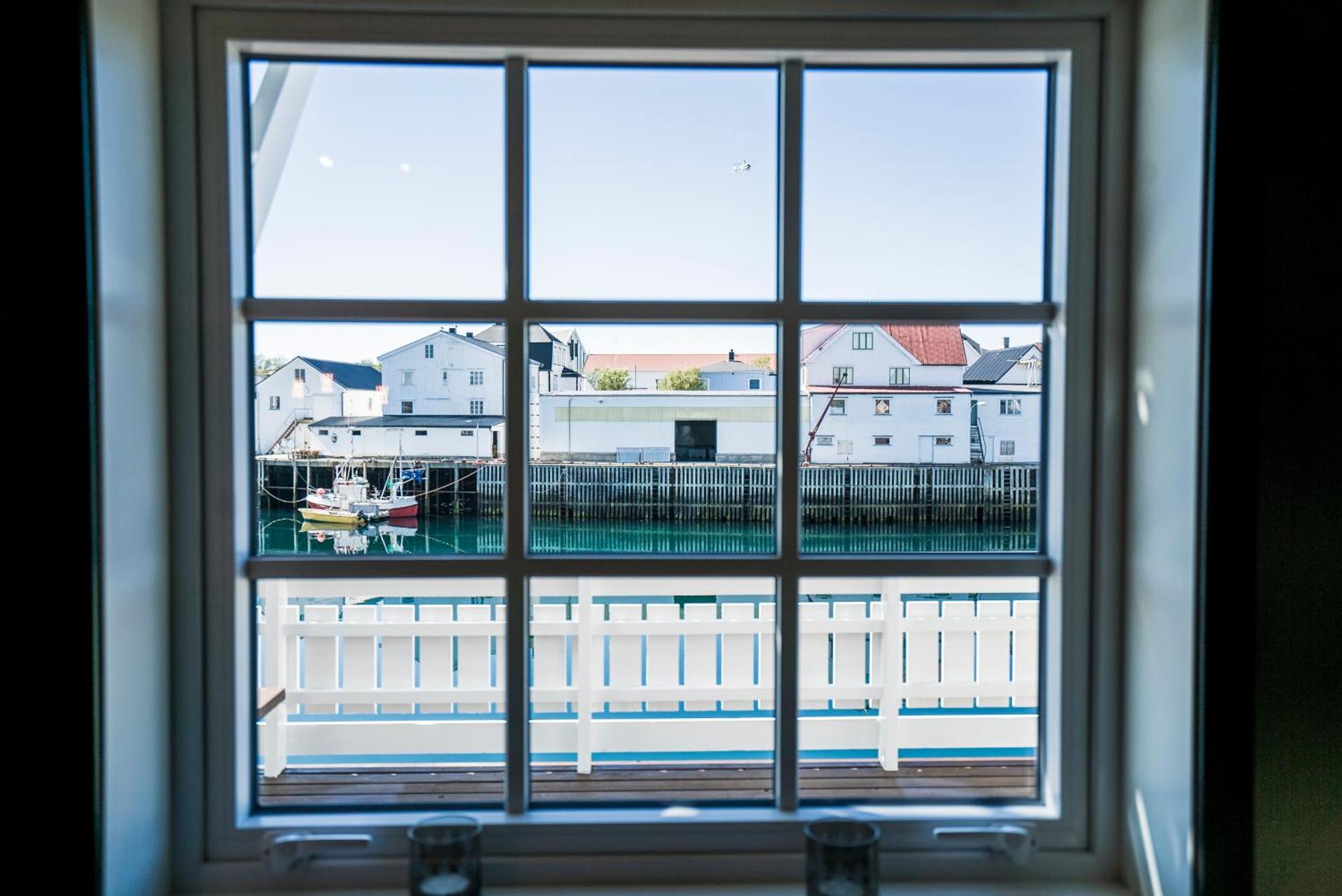 One-Bedroom Apartment with Sea View & Balcony