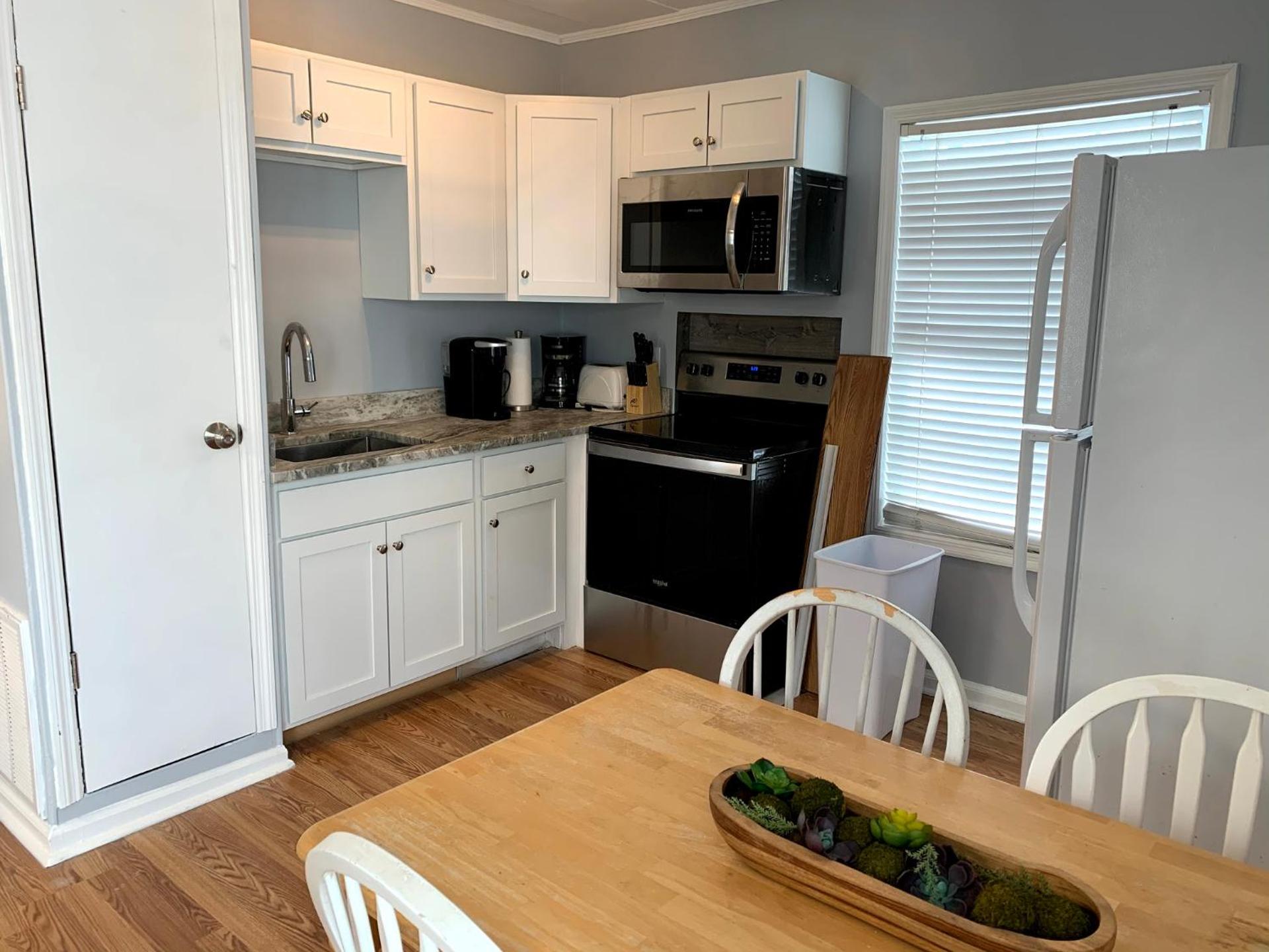 Tybeeland Steps to the Beach with Oceanviews, Beachside of Butler Ave