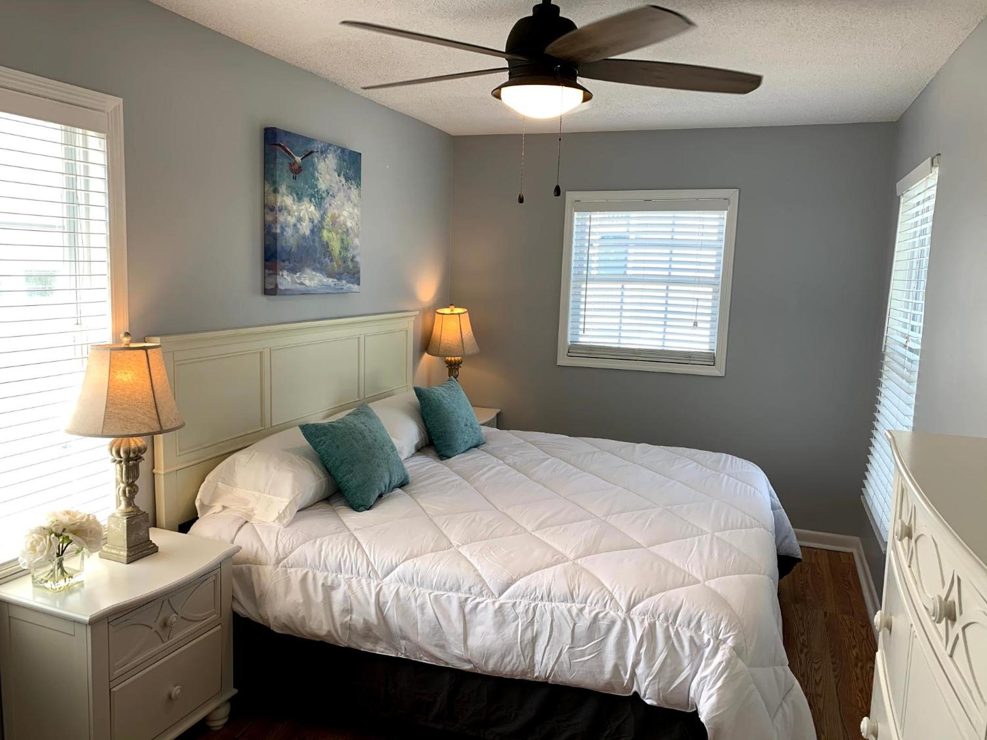 Tybeeland Steps to the Beach with Oceanviews, Beachside of Butler Ave