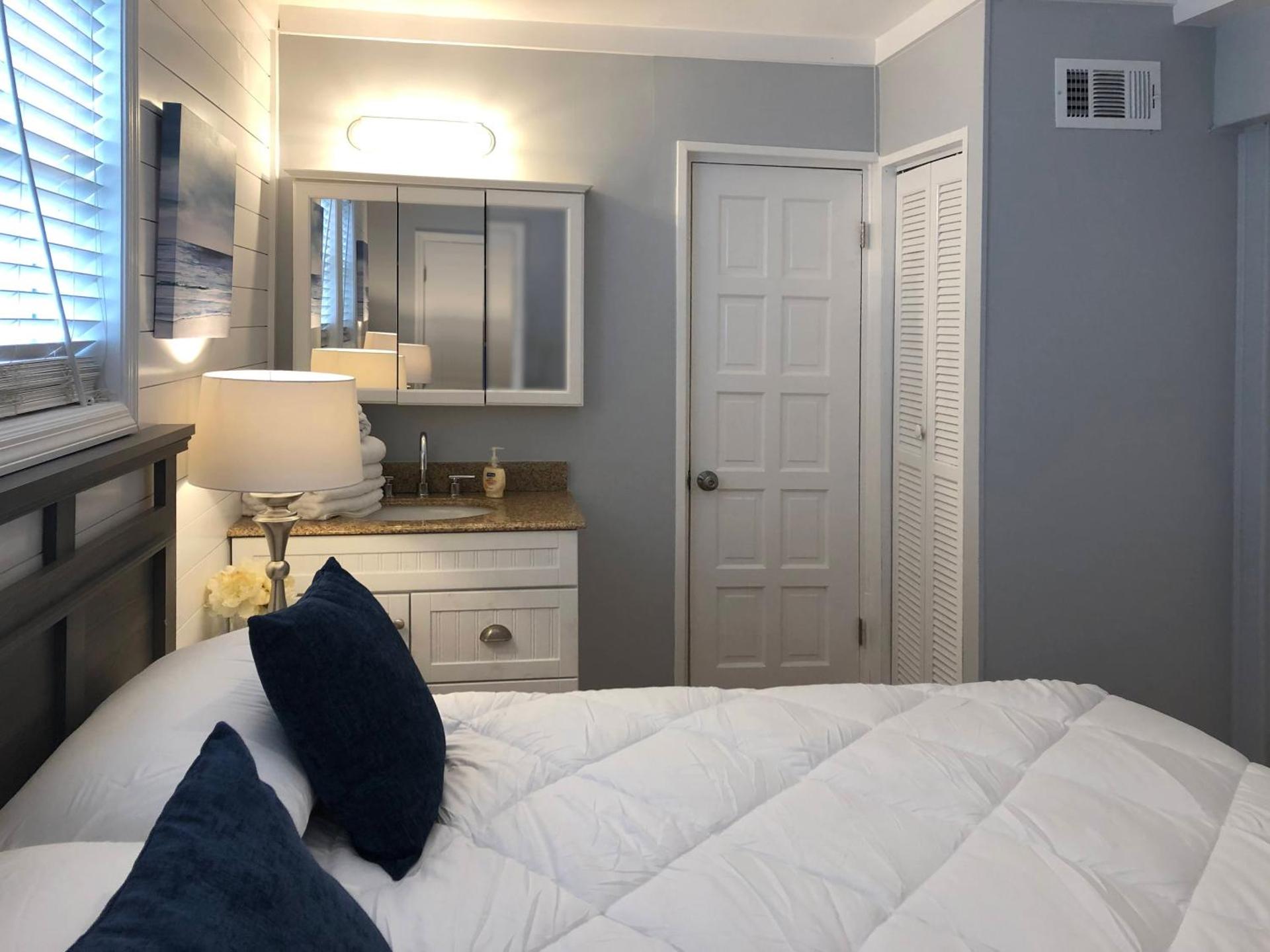 Tybeeland Steps to the Beach with Oceanviews, Beachside of Butler Ave