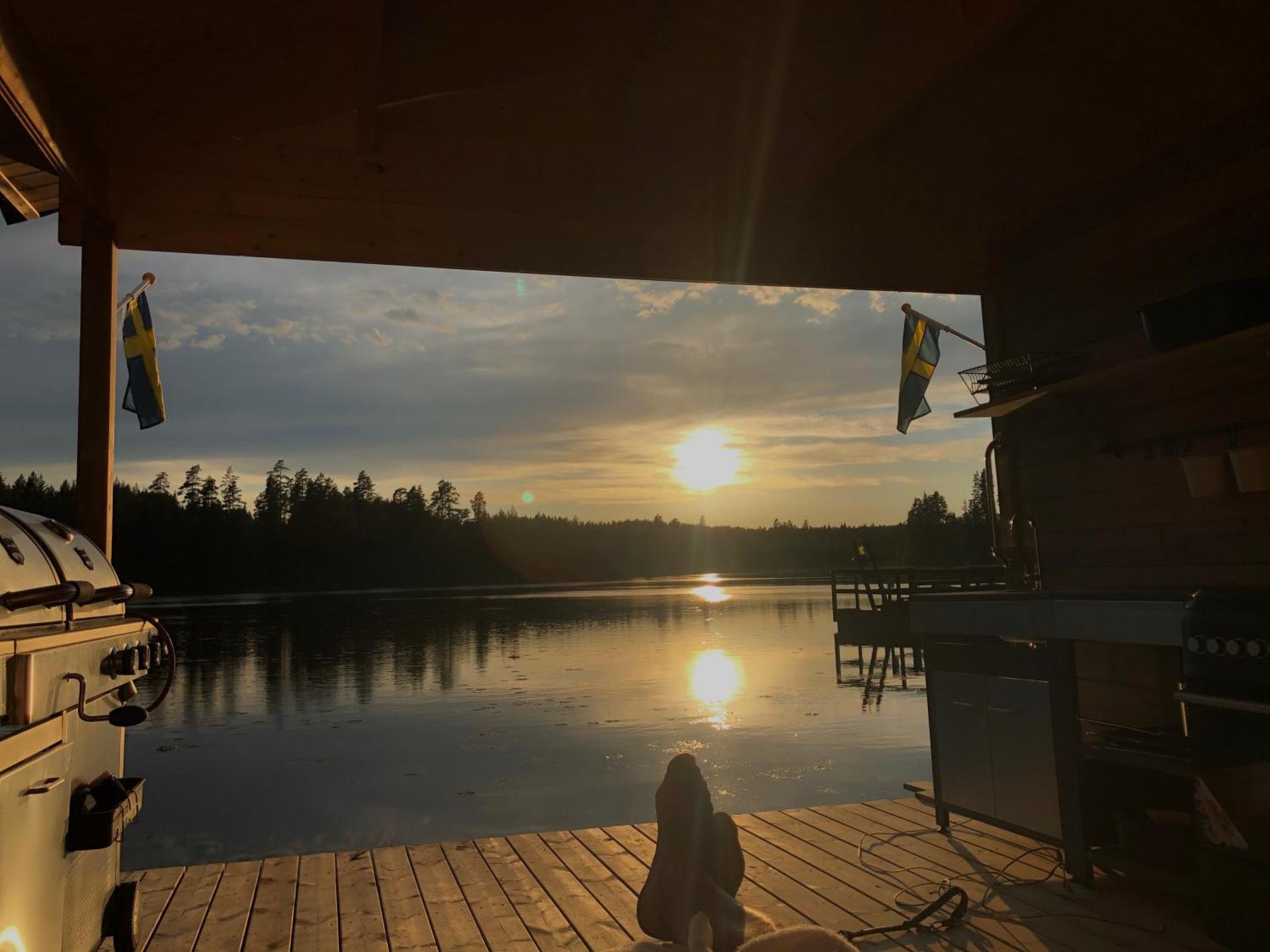 Rustika strandstugor utanför Rättvik