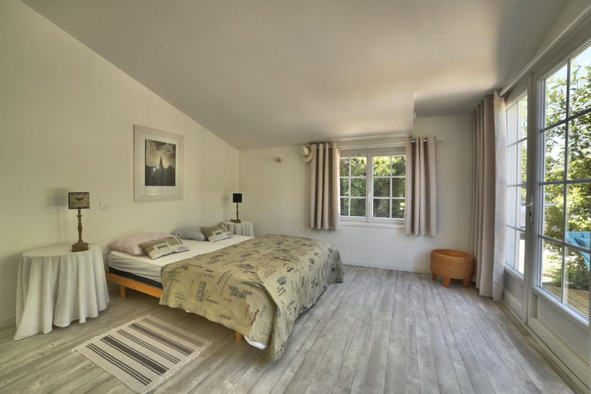 Apartment with Pool View 