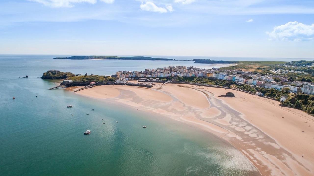 Apartment with Swimming Pool