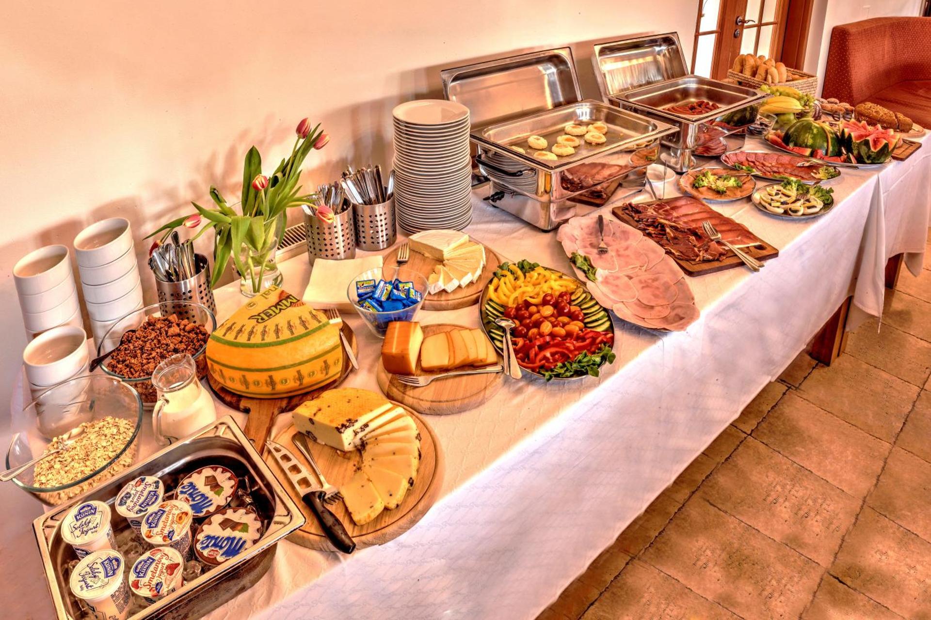 Buffet breakfast