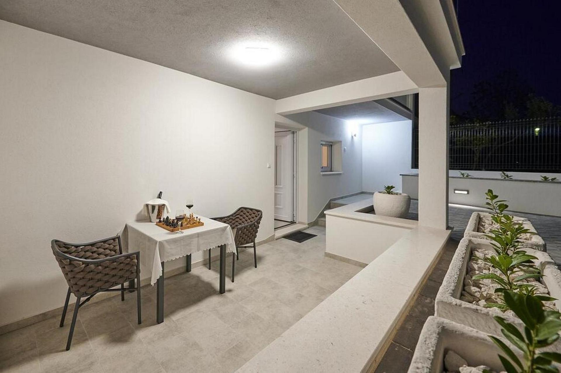 One Bedroom Apartment