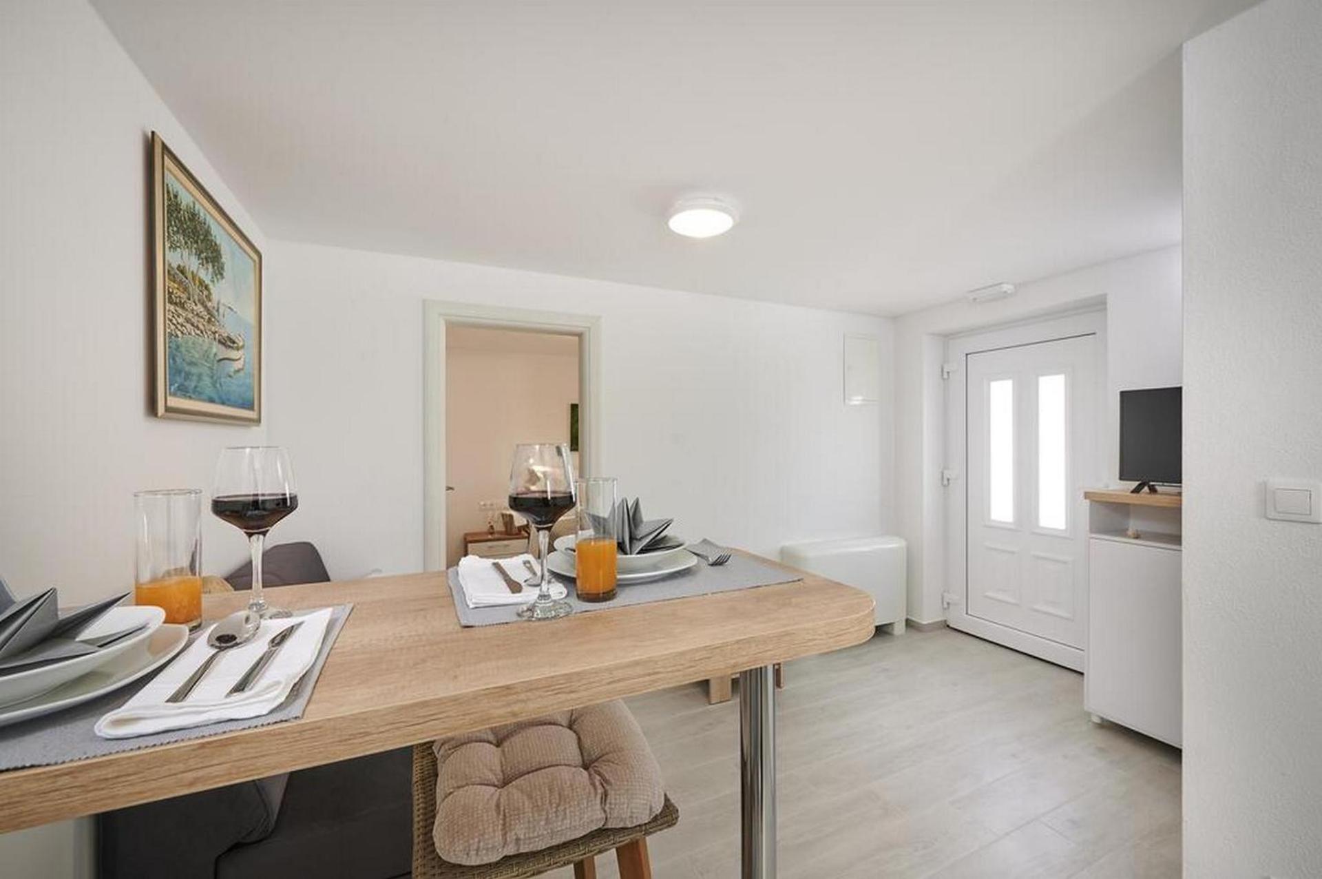 One Bedroom Apartment