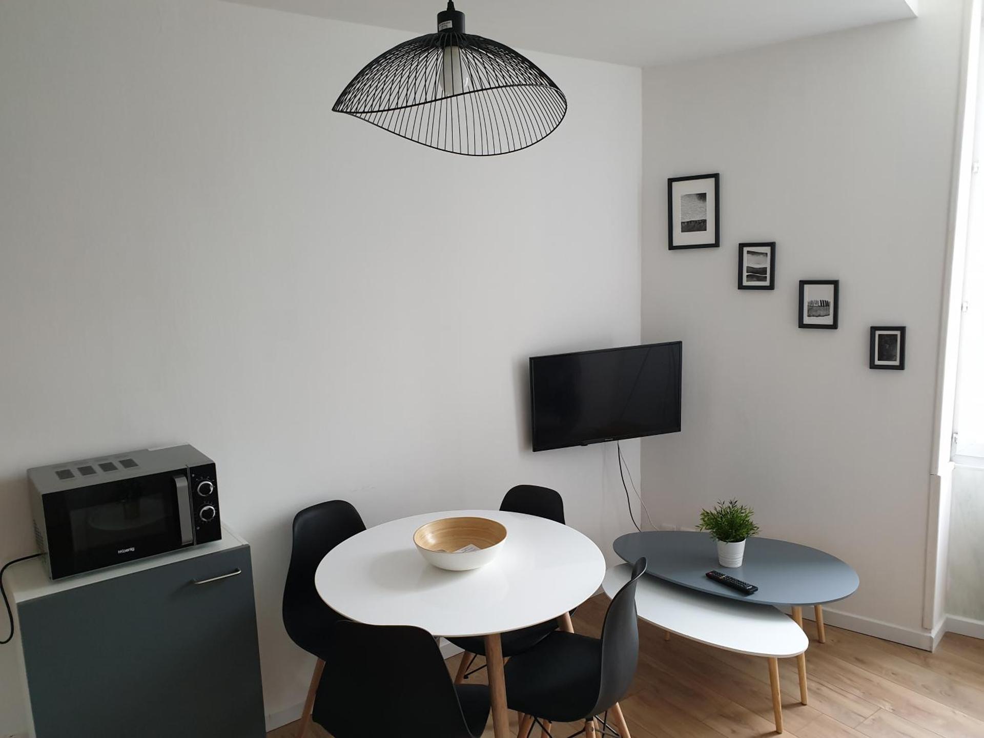 L'Authentique - Situé en face des thermes et tout proche du coeur de ville