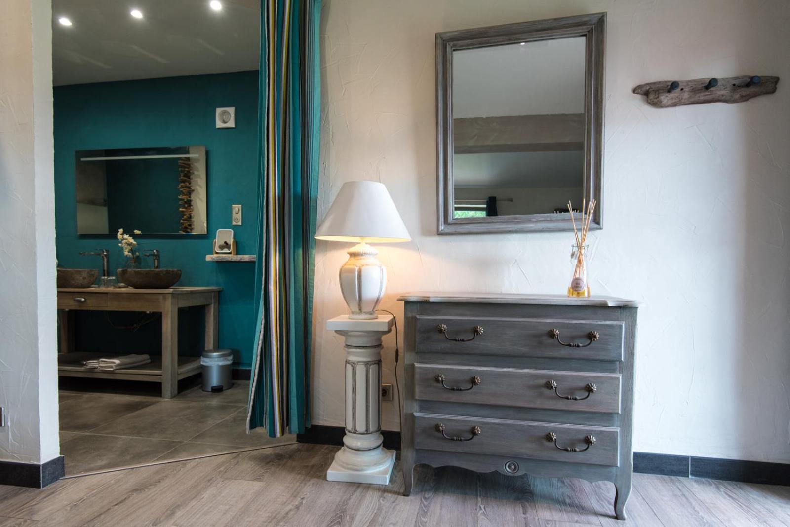 LE MAS DES COLOMBES Chambres d'hôtes B&B & SPA