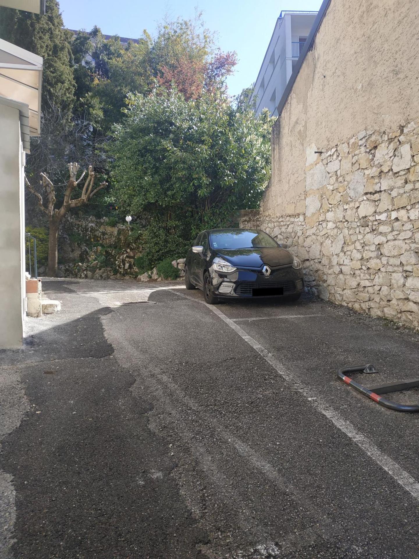 Joli studio calme parking proche thermes et centre