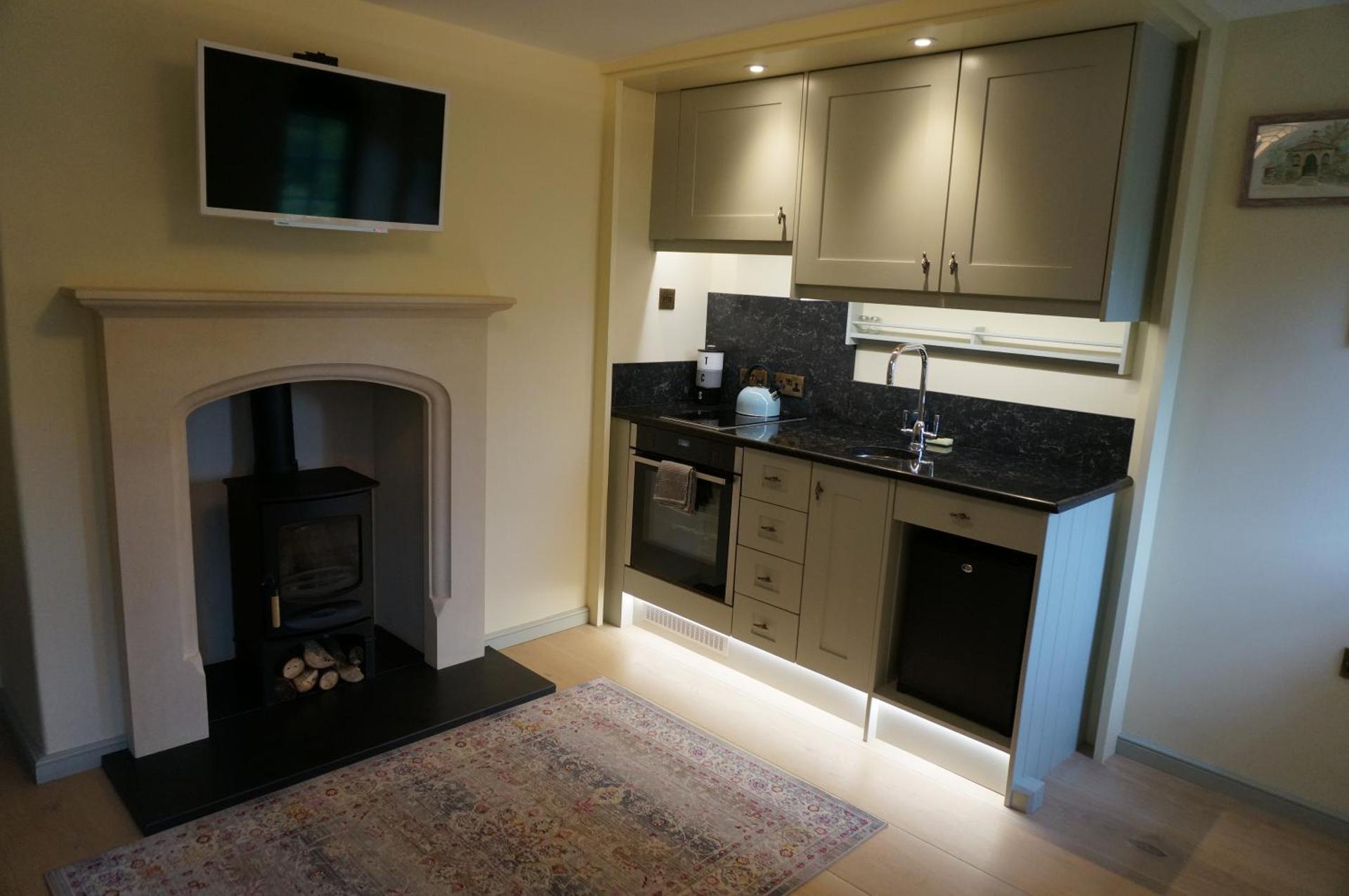 Gatekeepers Lodge, Dyrham Park - Private & Self Contained, deluxe accommodation, 15 mins from Bath