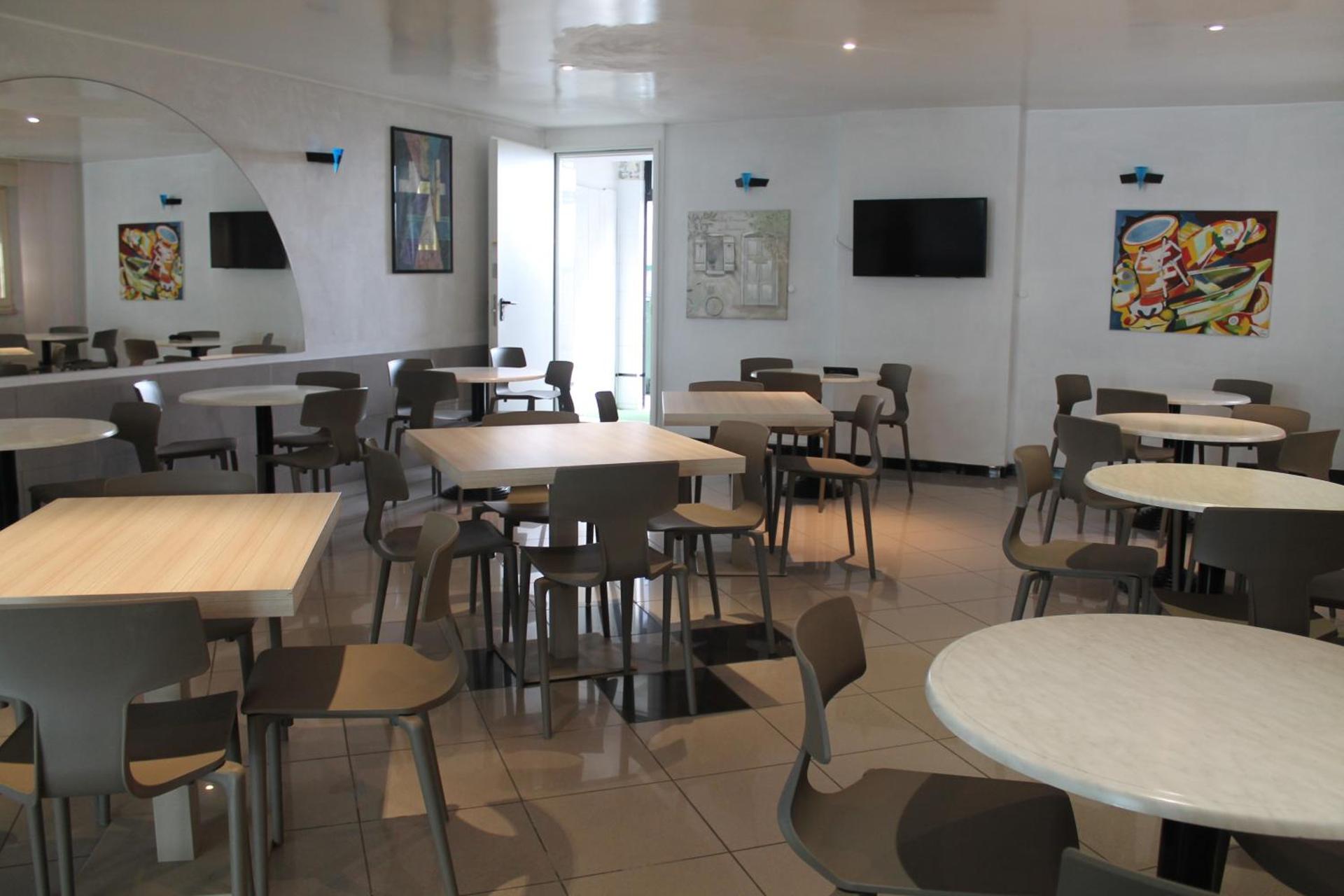 Communal lounge/ TV room