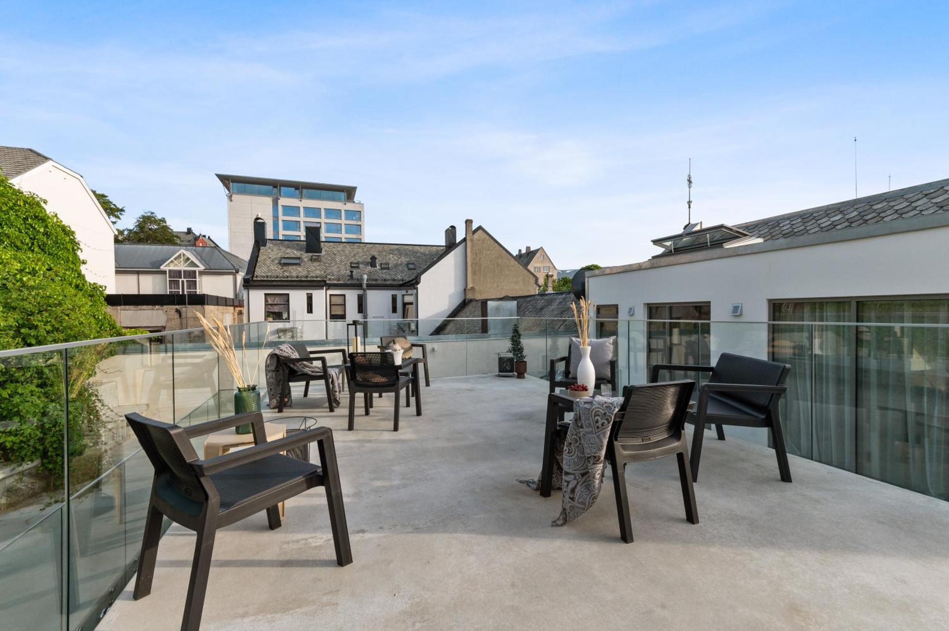 Small Double room for 2 people with Sofabed