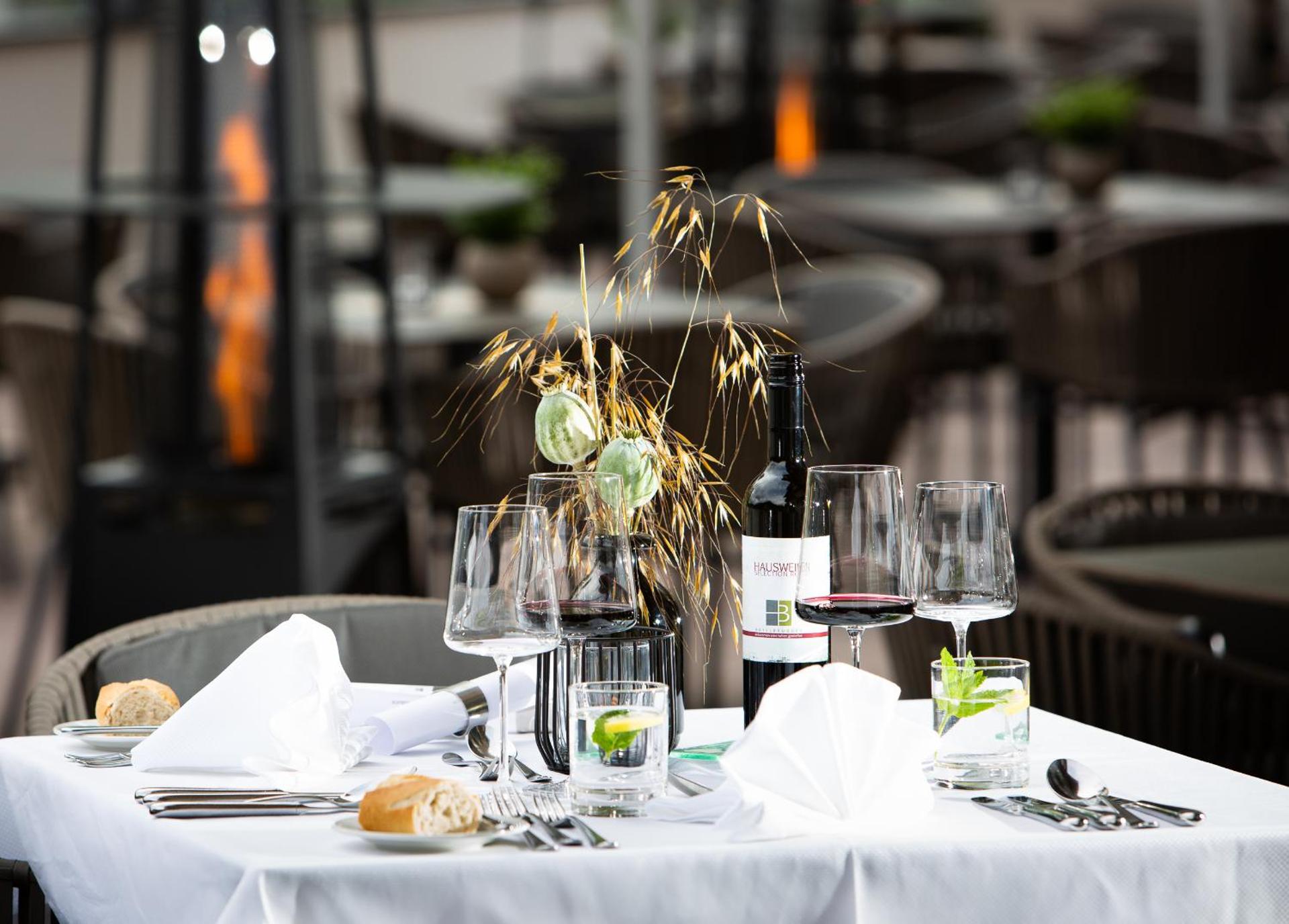 Restaurant/places to eat