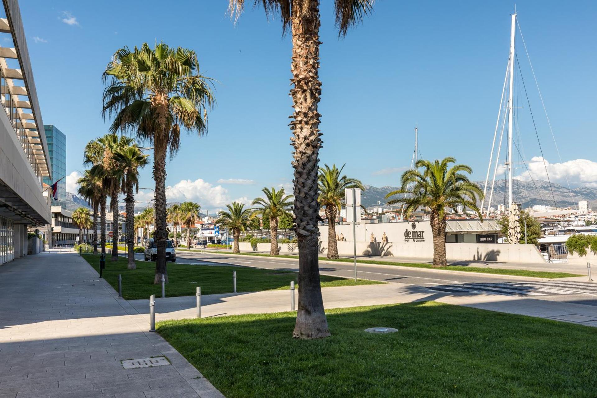 Promenade Room Split ****