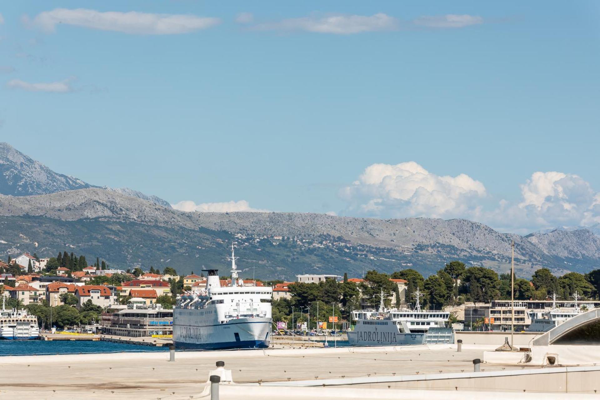 Promenade Room Split ****