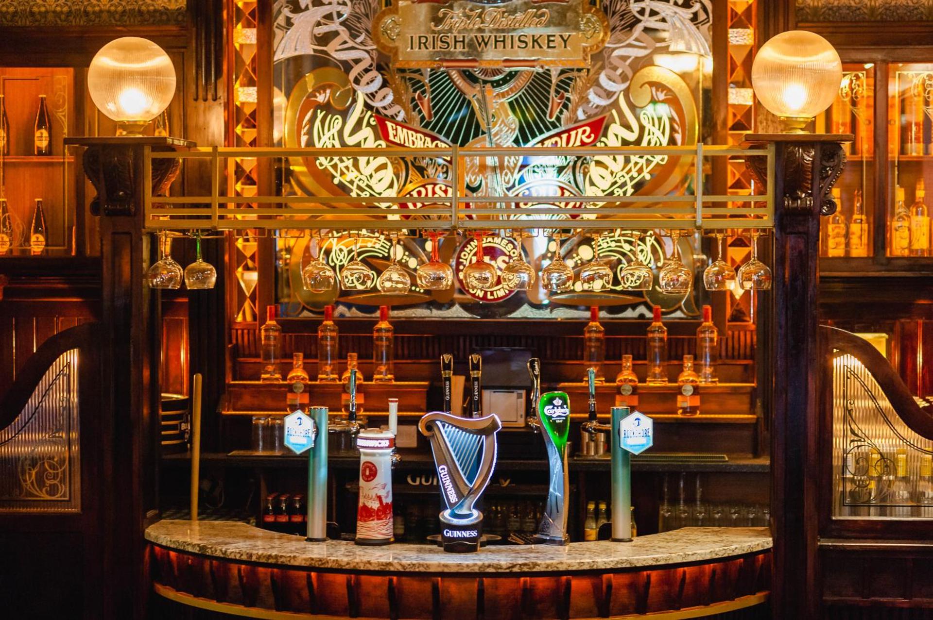 Thirteen On The Green - Eyre Square