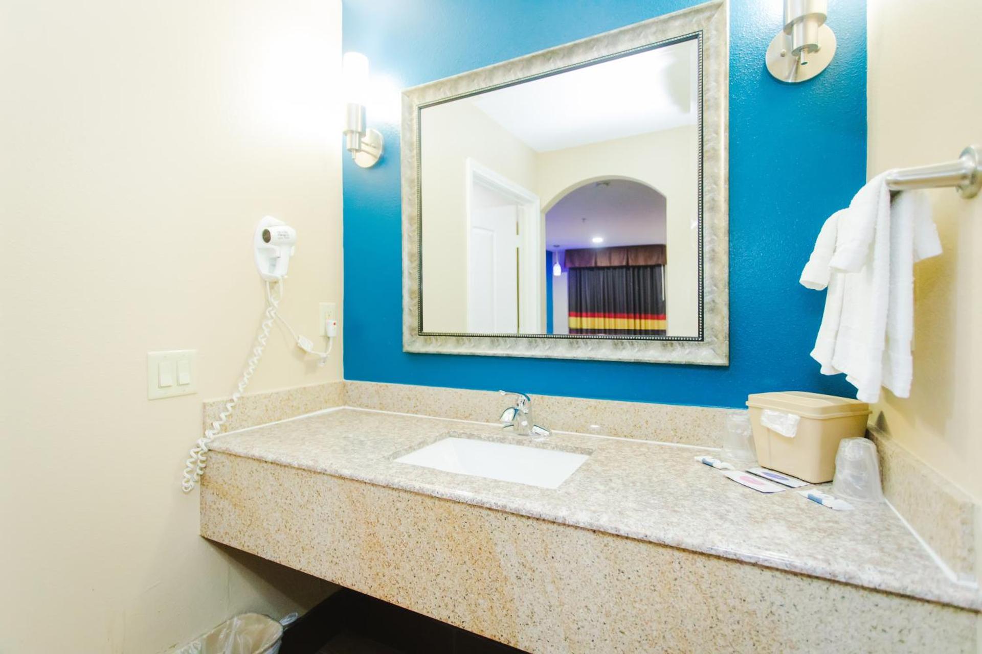 King Room with Spa Bath - Smoking