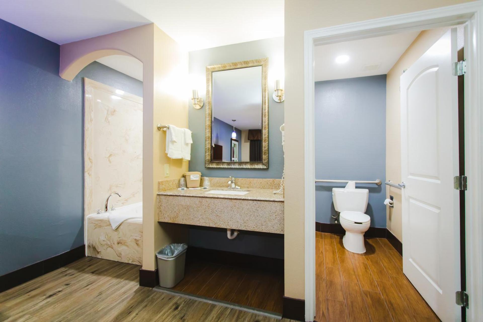 King Room with Spa Bath - Non-Smoking