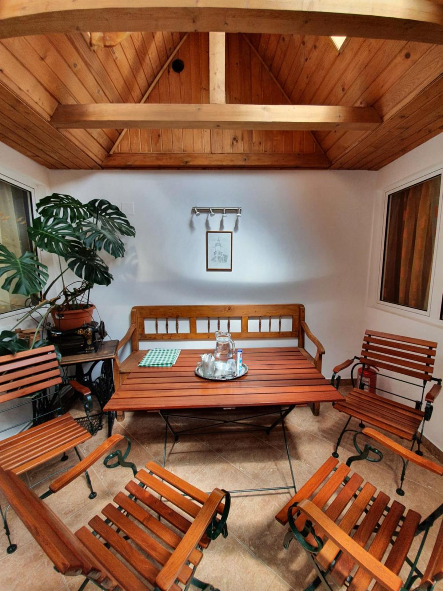 Communal lounge/ TV room