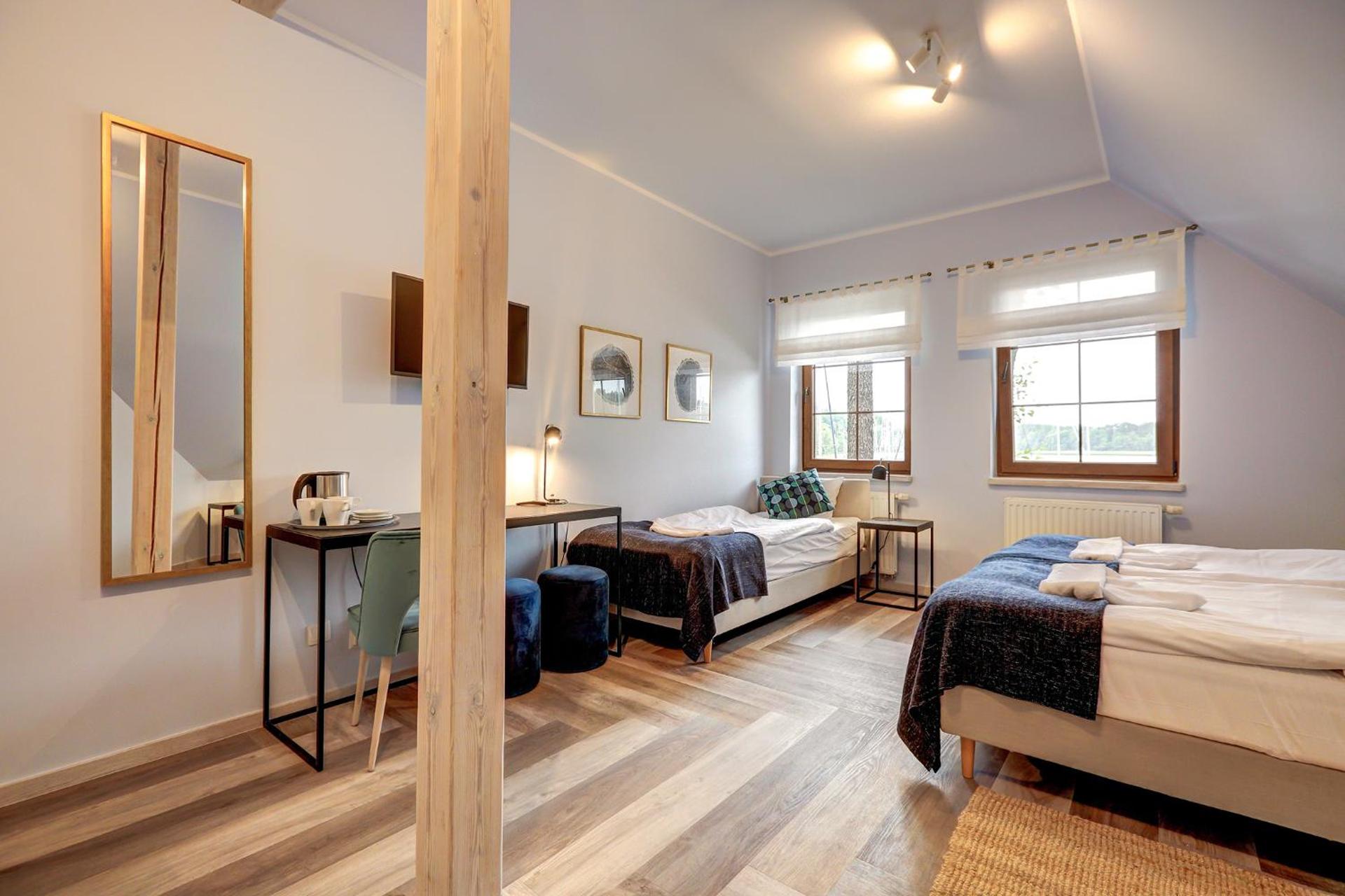 POD DEBEM Kompleks Zeglarsko-Rekreacyjny