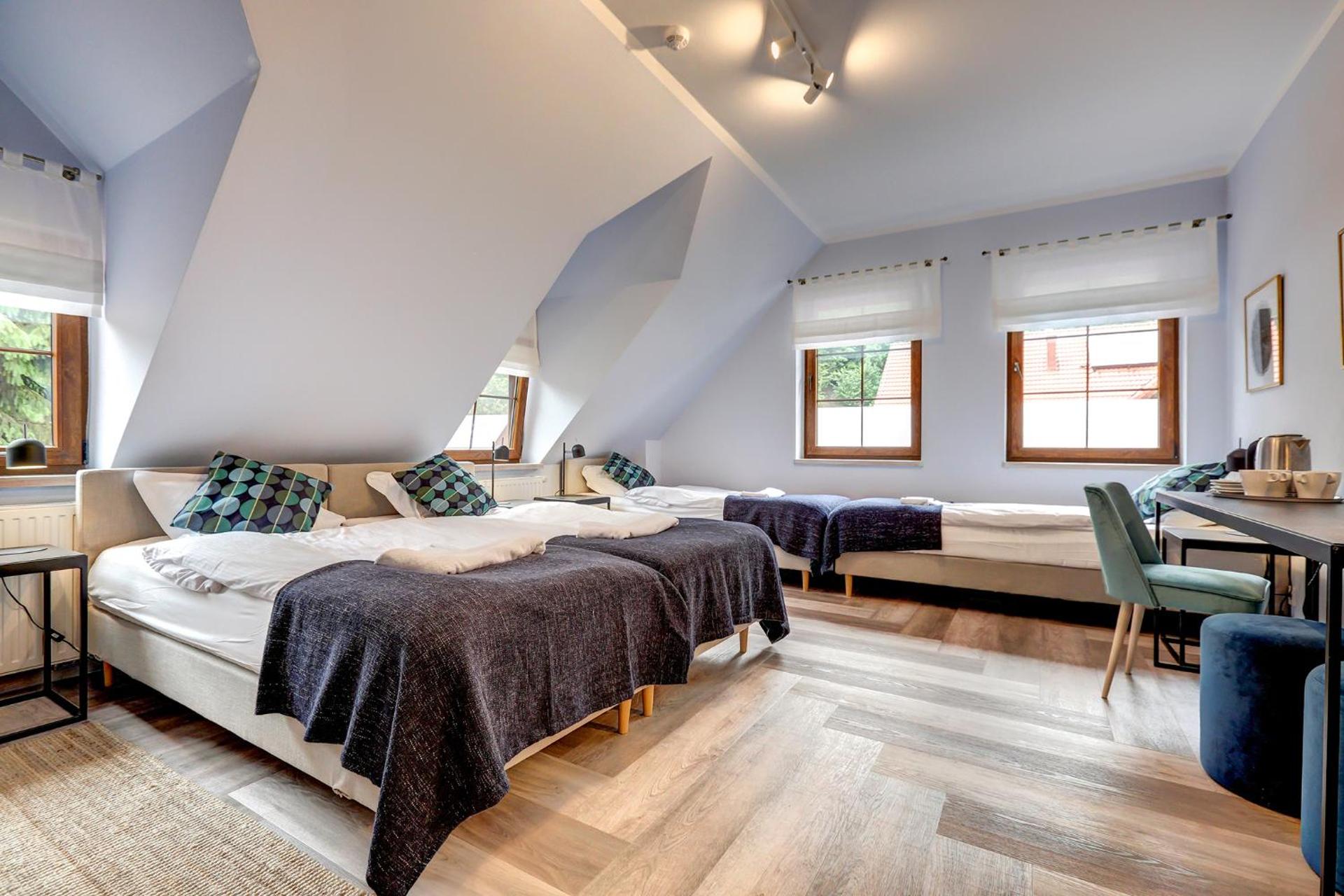 POD DEBEM Kompleks Zeglarsko-Rekreacyjny