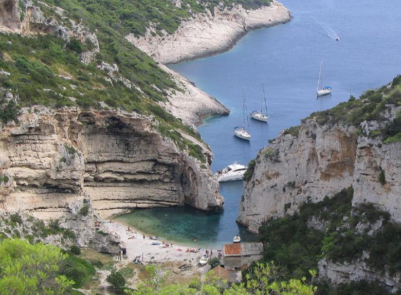 Anika Apartment Komiža