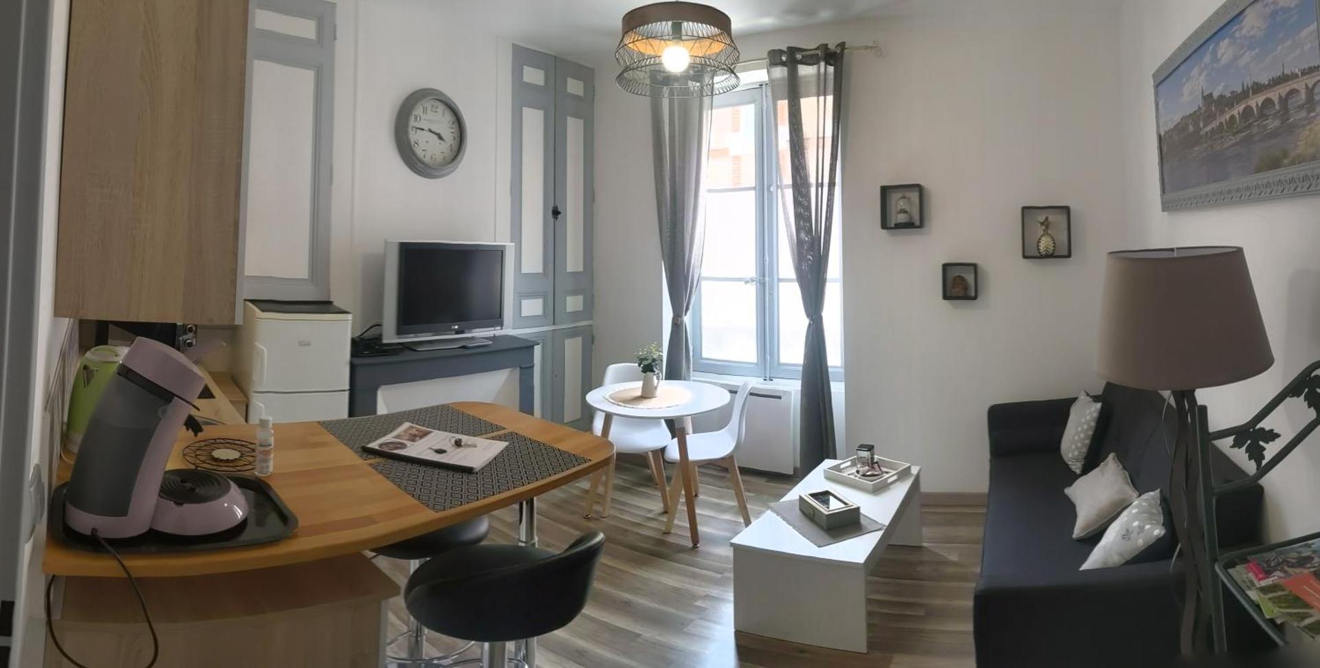 Communal lounge/ TV room