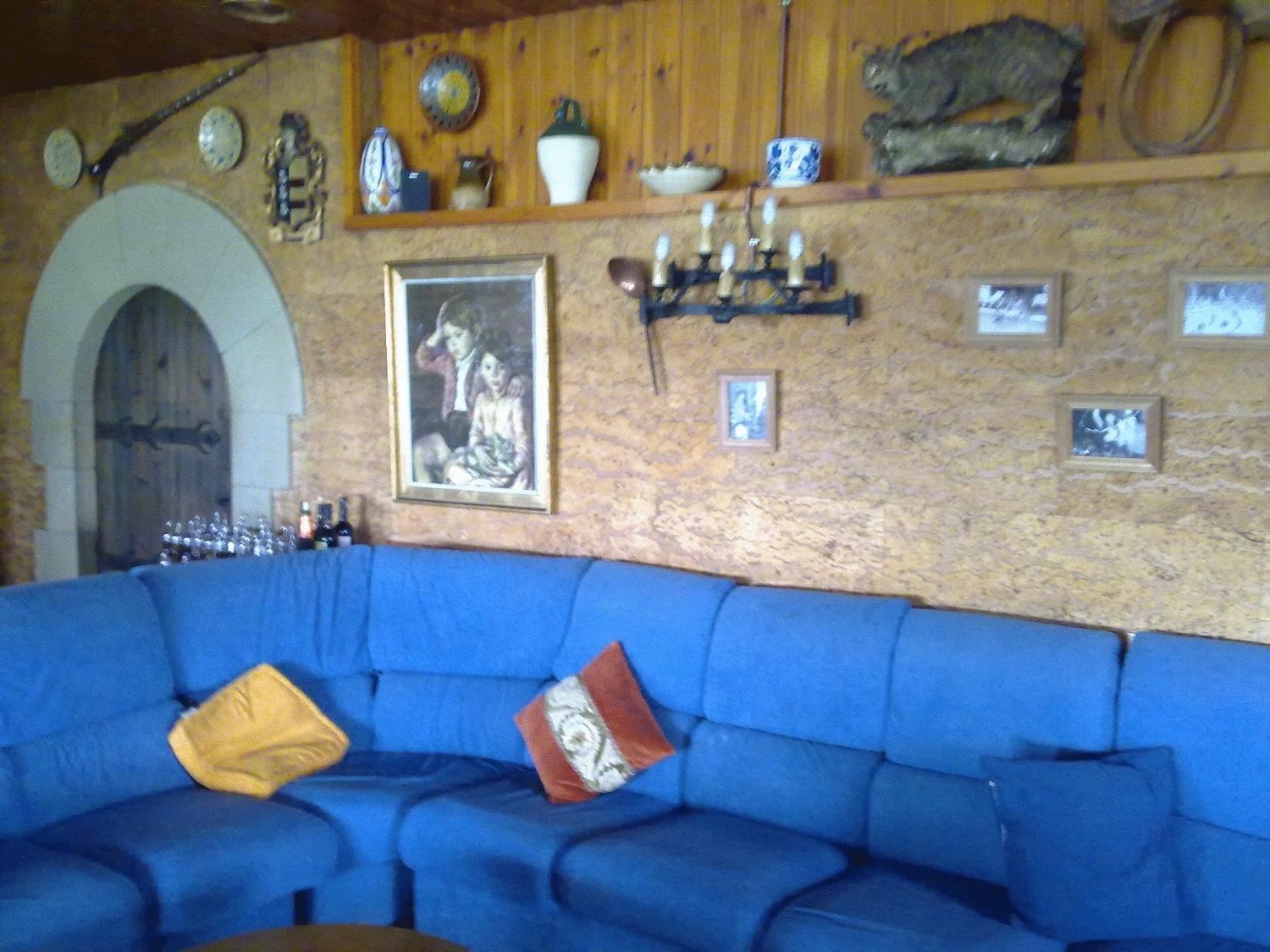 Communal lounge/ TV room