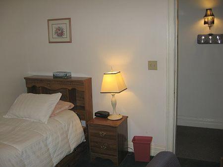 Olde Judge Mansion B&B