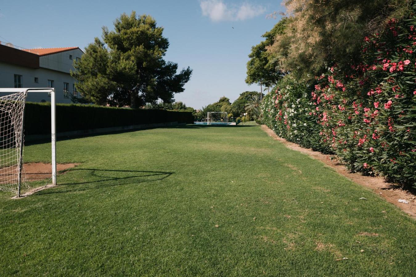 Apartamento luminoso cerca del mar y la montaña