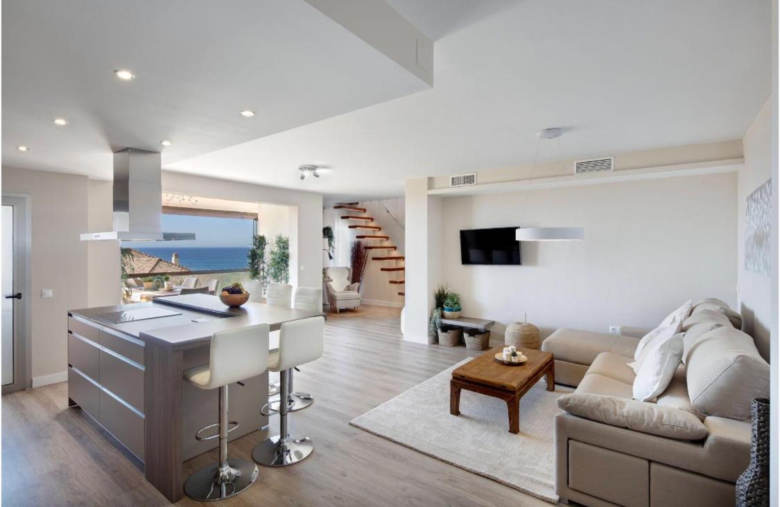AMAZING DUPLEX NEXT TO THE BEACH IN MARBELLA