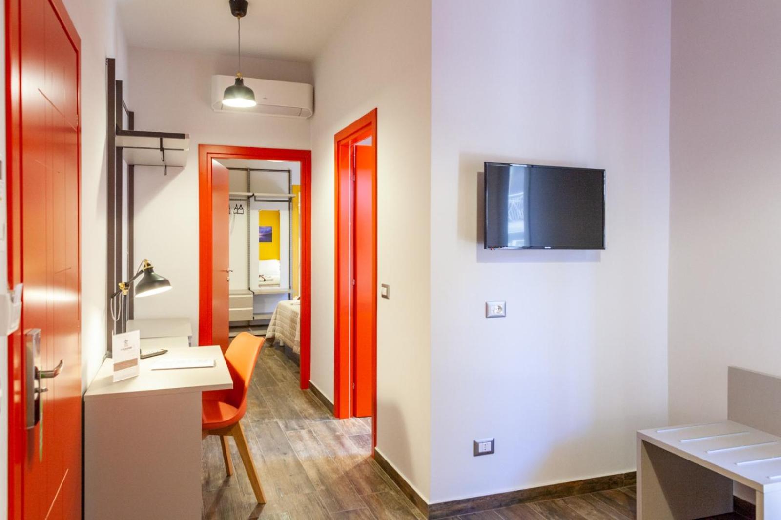 Communal lounge/ TV room