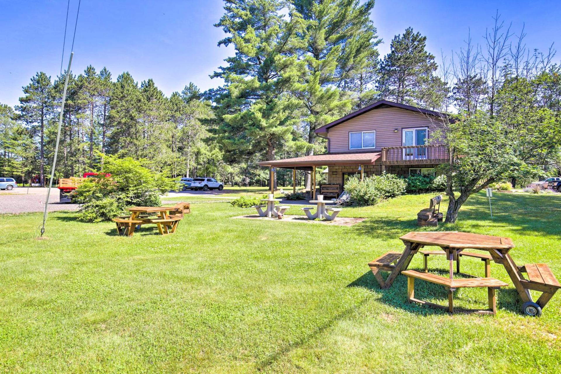 Simple Cranberry and Wine Farm Home with Fire Pit!