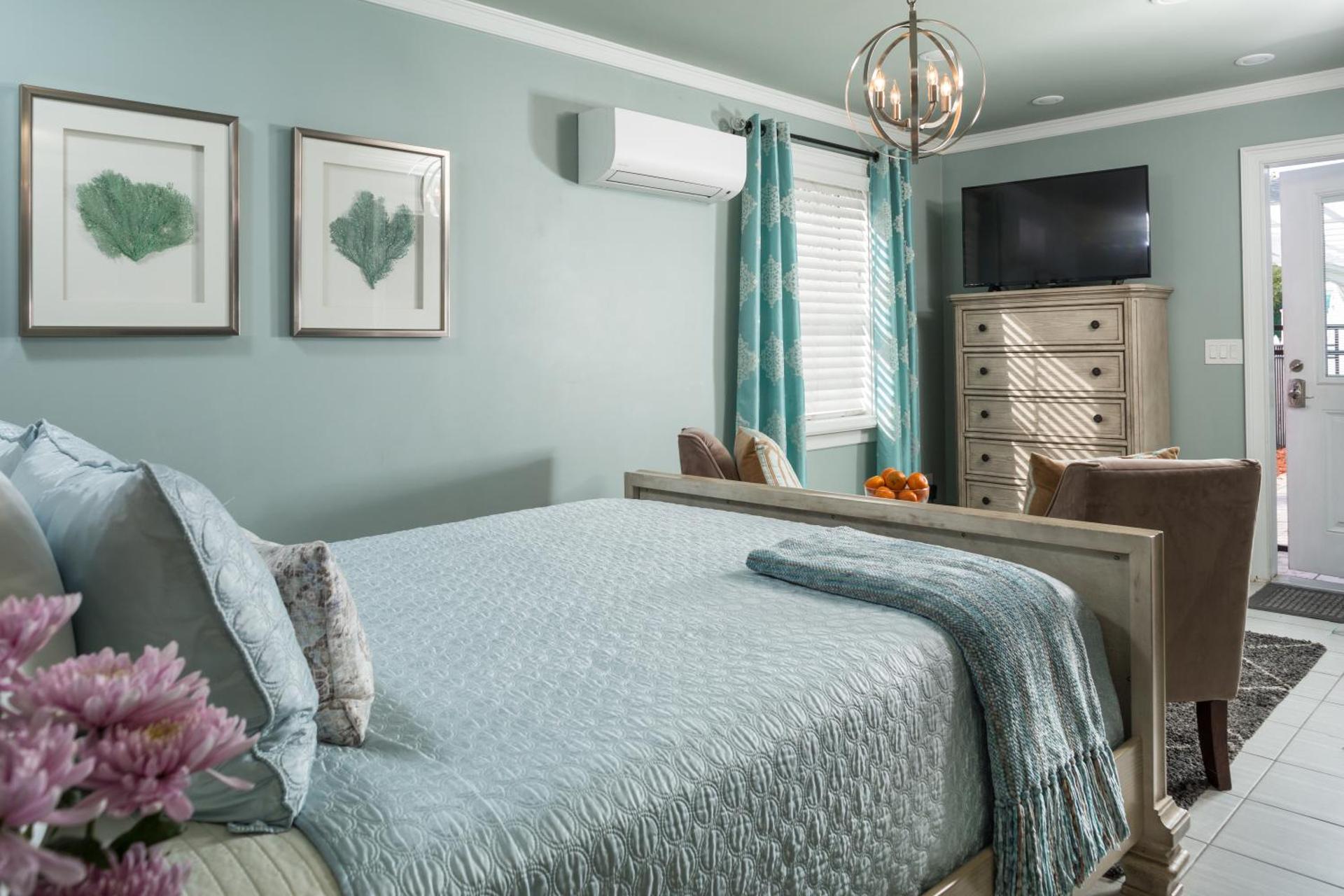 Queen Cottage with Pool (Saltwater)