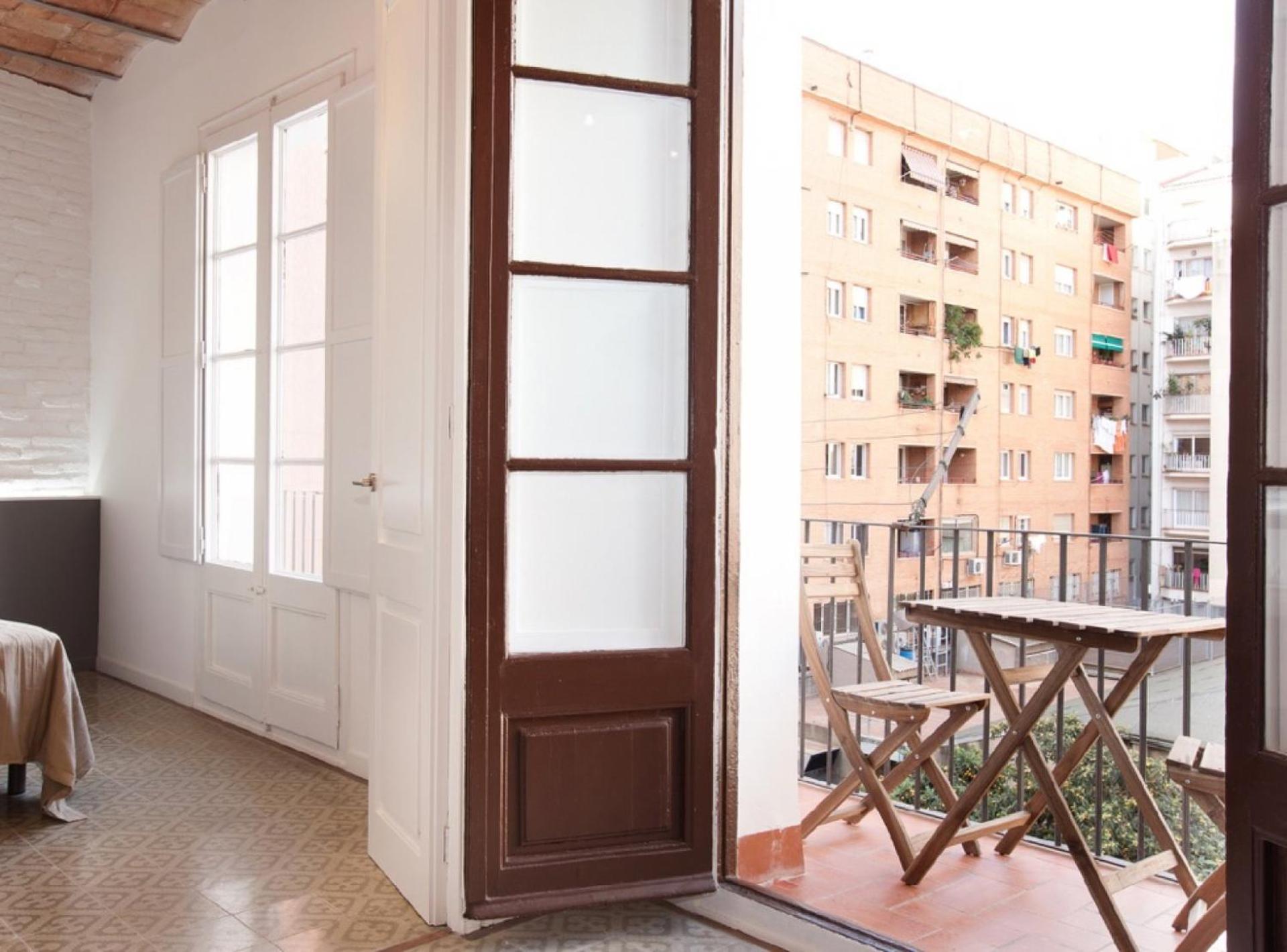 Napoles · Modernist flat close to Sagrada Familia