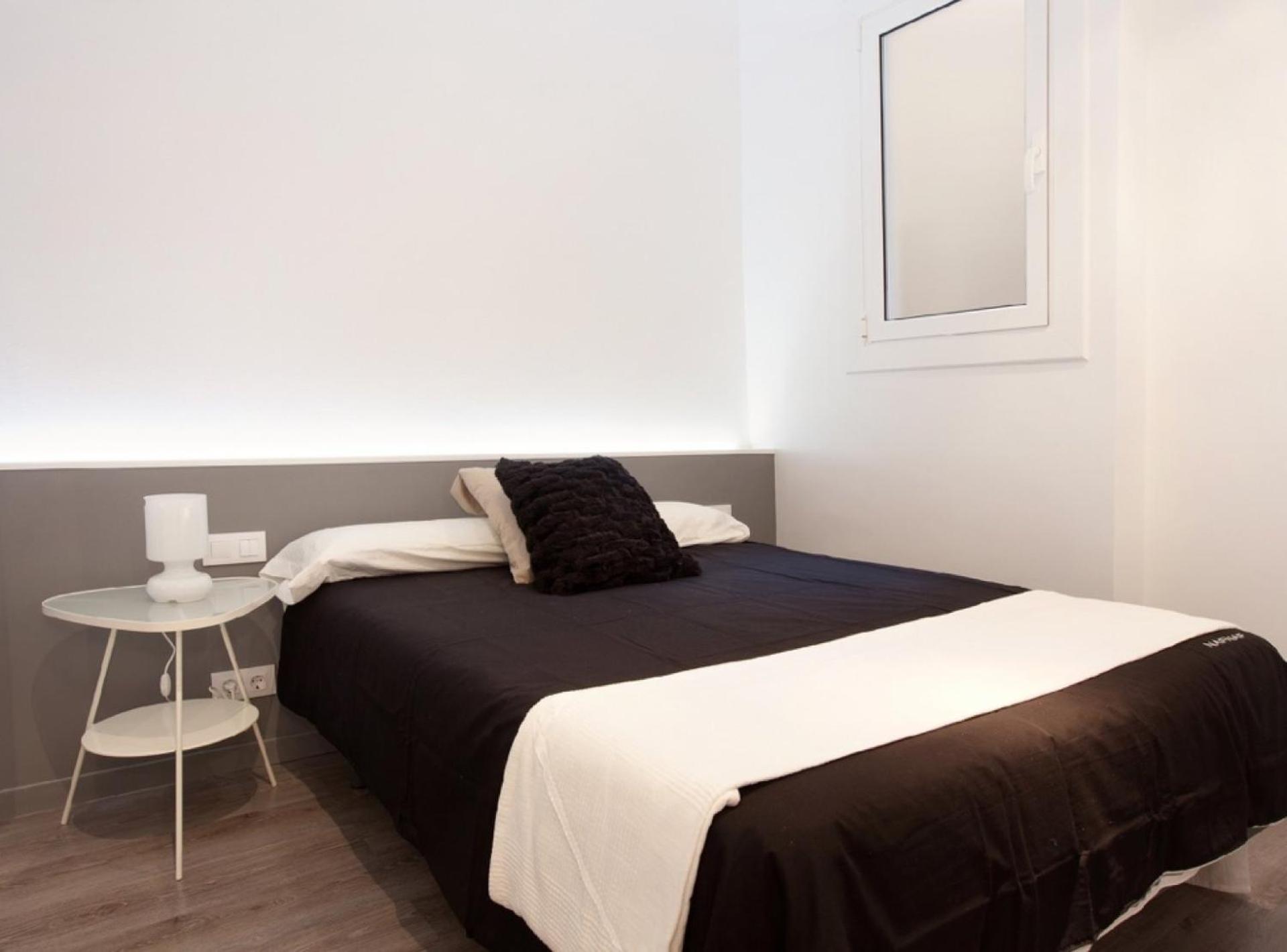 Napoles · Modernist flat close to Sagrada Familia