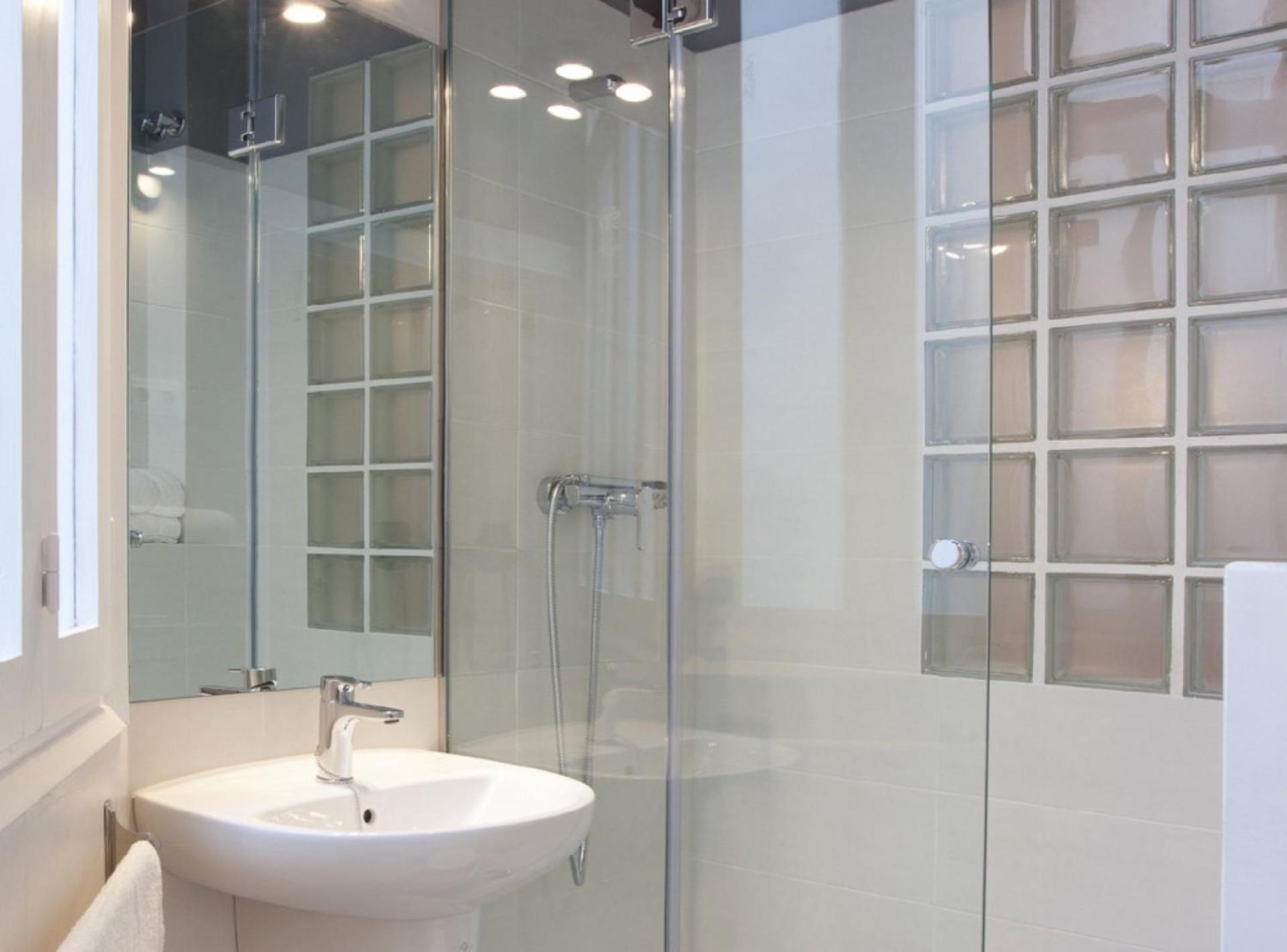 Napoles · Modernist flat close to Sagrada Familia