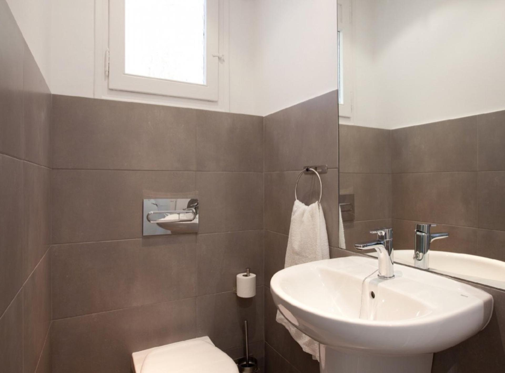 Napoles · Modernist flat close to Sagrada Familia