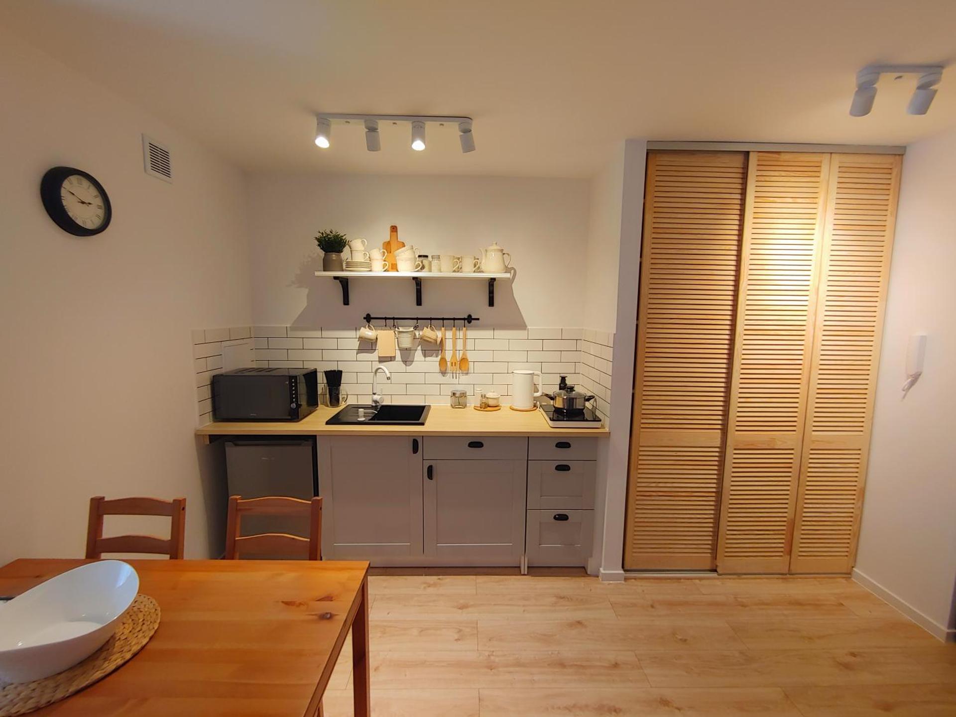 King Studio with Sofa Bed