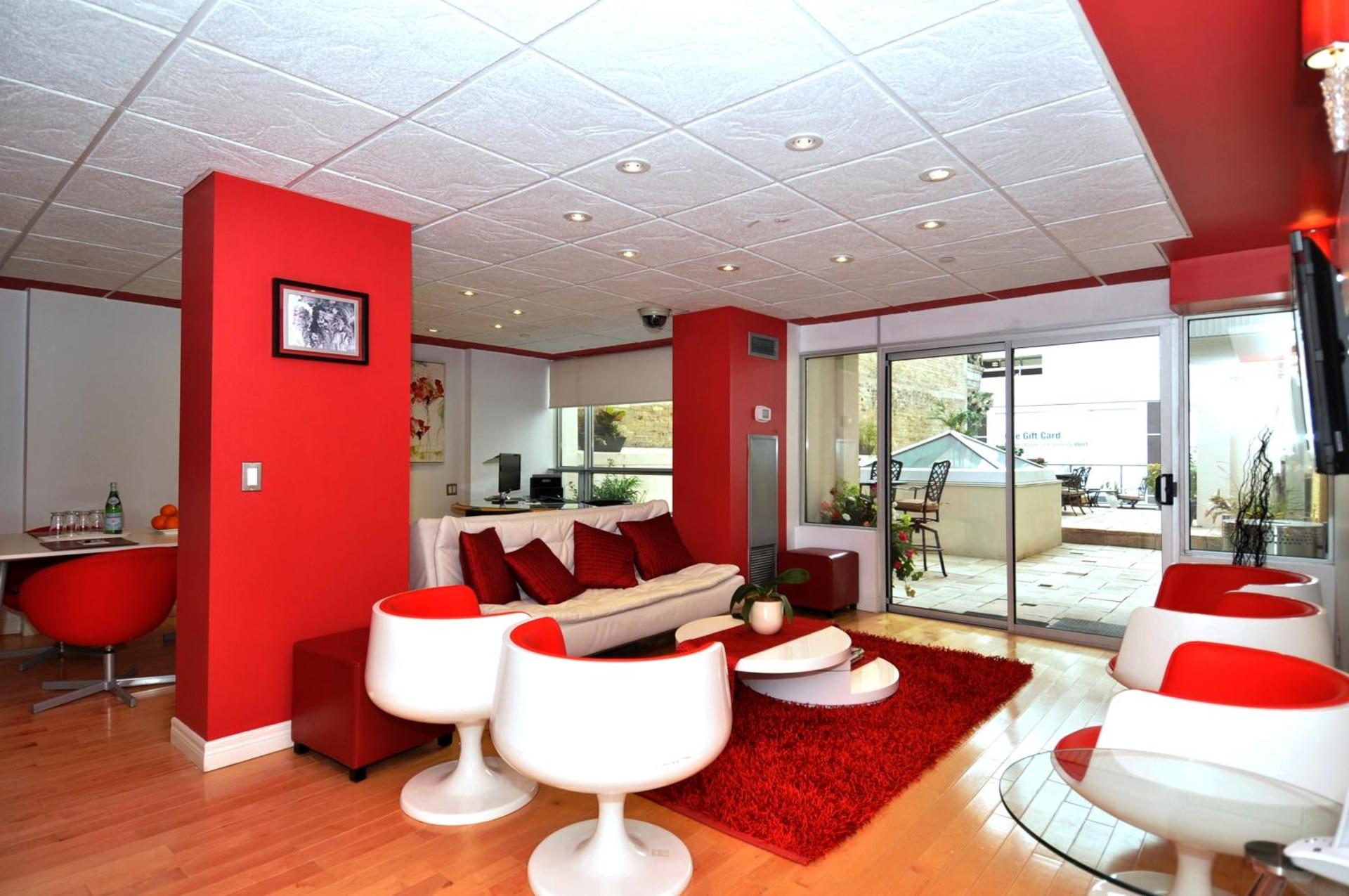 Communal lounge/ TV room