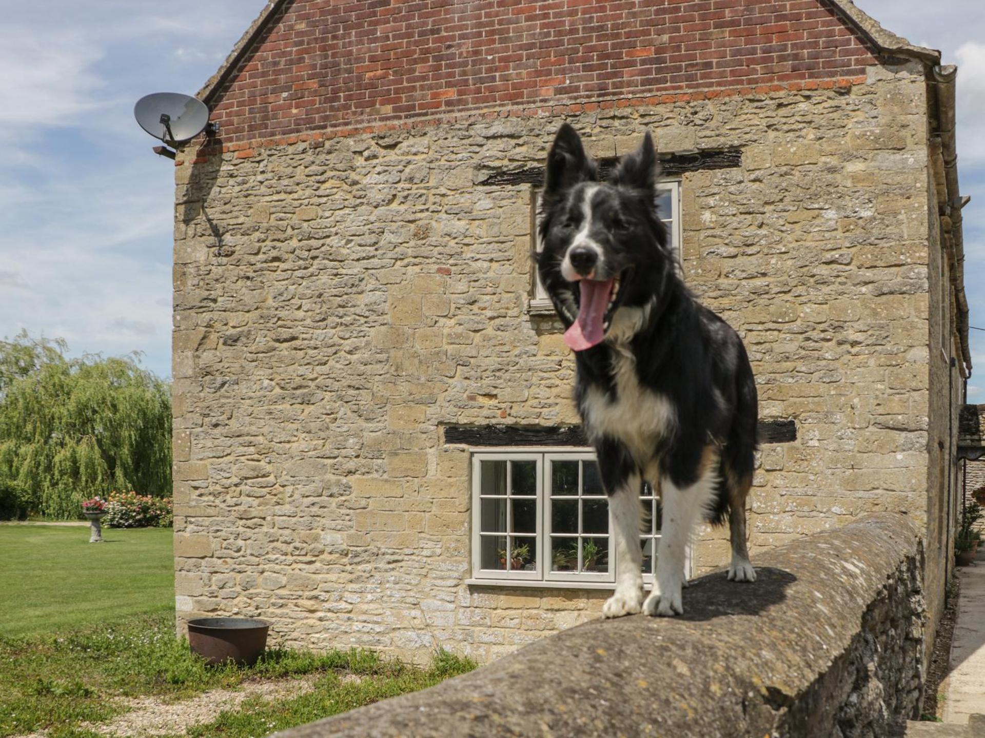 Swallows, 1 The Old Stables