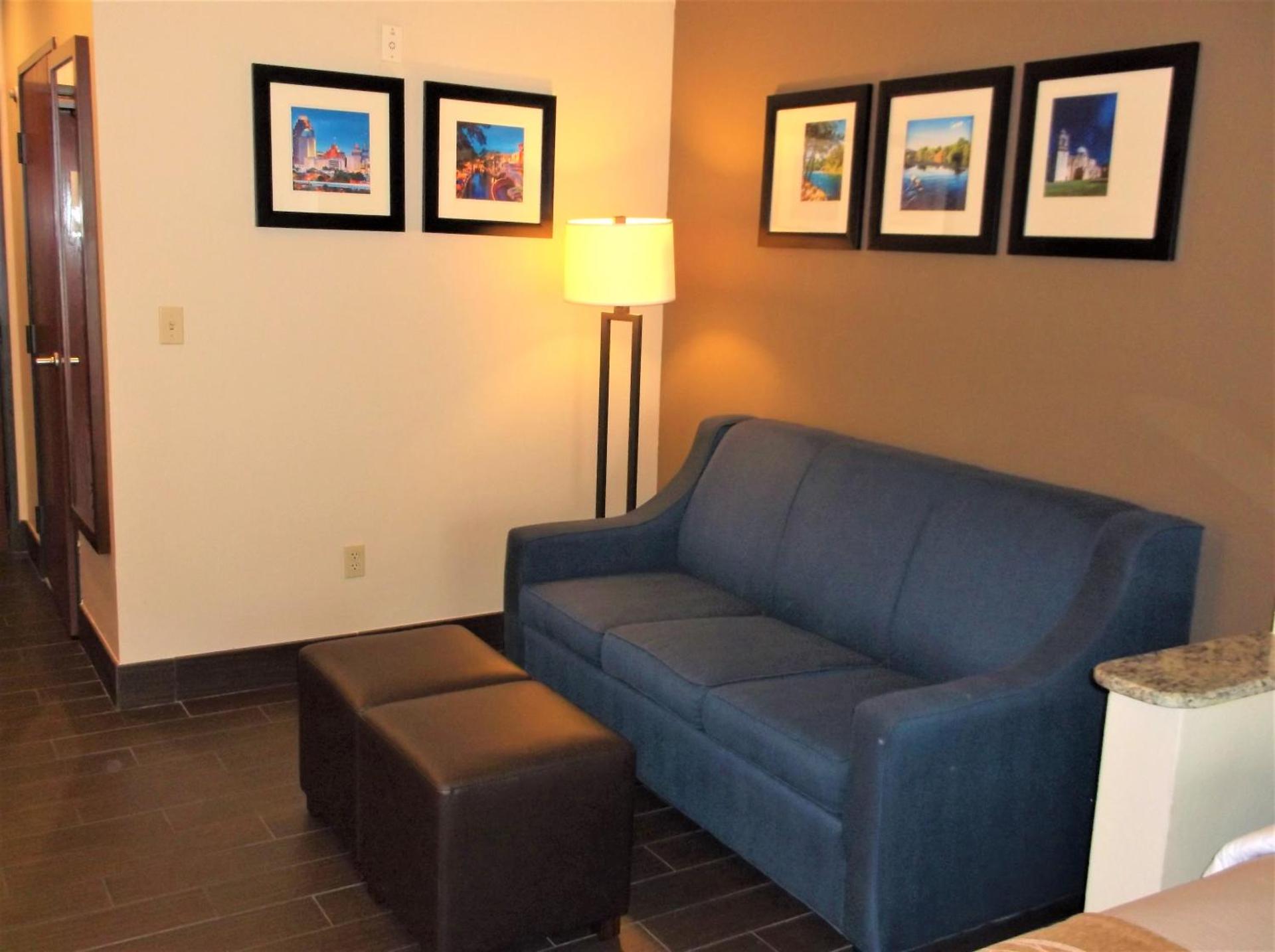 Queen Suite with Two Queen Beds - Non-Smoking